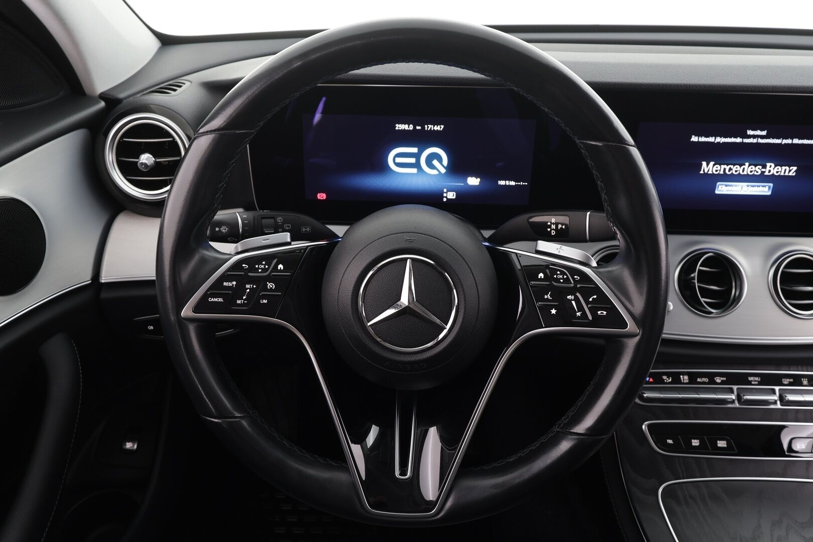 Mercedes-Benz E 2021 300 de 4MATIC T A Business Avantgarde EQ Power * Widescreen / Koukku / LED / P.Kamera / Navi / Vakkari * - 2x Latauskaapelit / Kahdet melkein hyvät renkaat! / Siistikuntoinen  