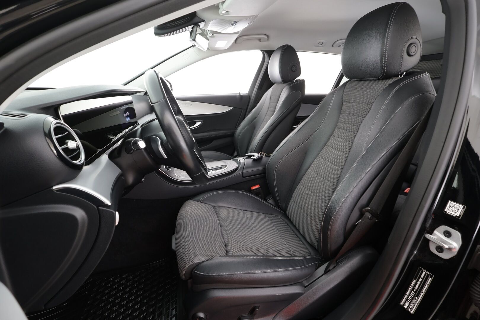 Mercedes-Benz E 2021 300 de 4MATIC T A Business Avantgarde EQ Power * Widescreen / Koukku / LED / P.Kamera / Navi / Vakkari * - 2x Latauskaapelit / Siistikuntoinen  