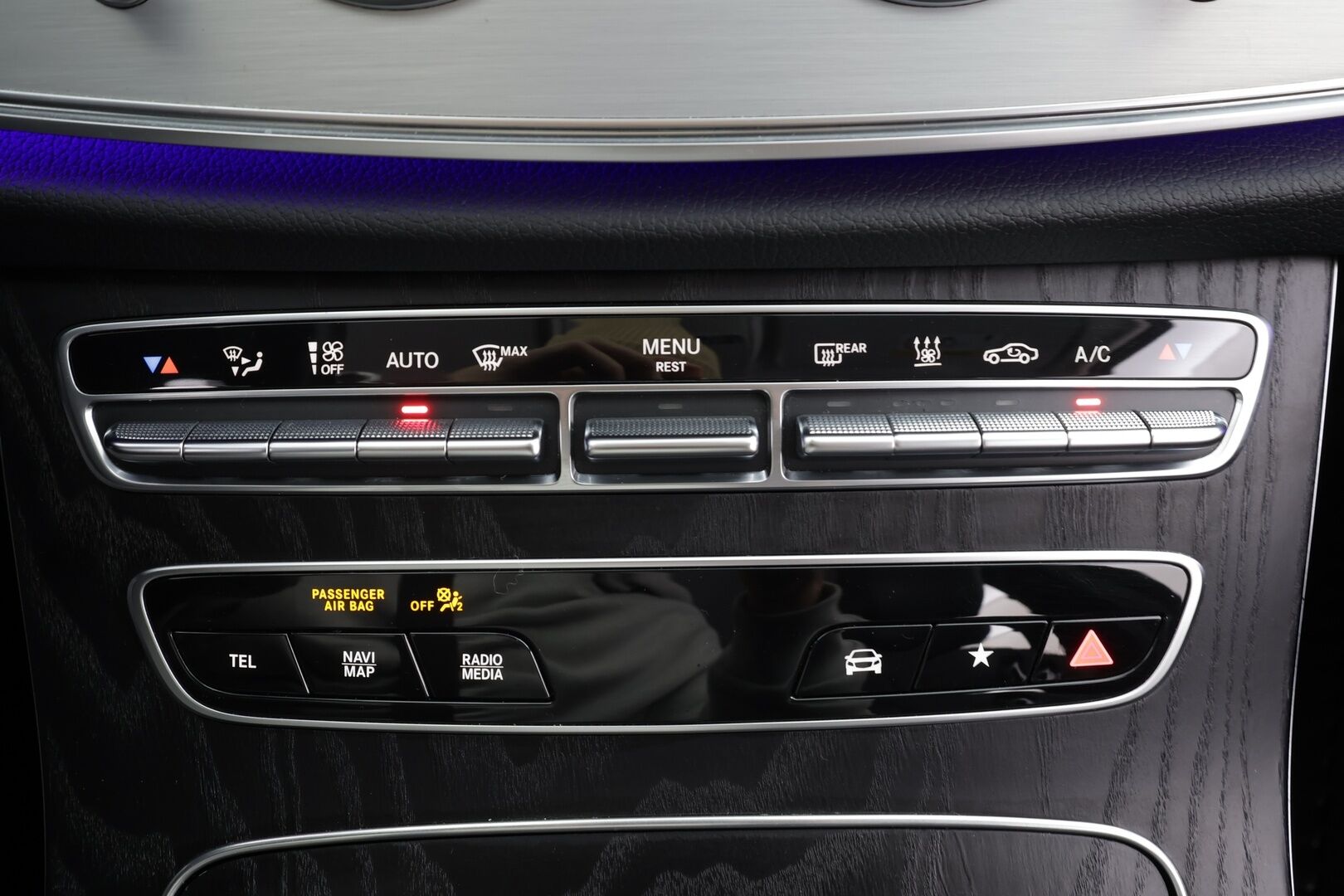 Mercedes-Benz E 2021 300 de 4MATIC T A Business Avantgarde EQ Power * Widescreen / Koukku / LED / P.Kamera / Navi / Vakkari * - 2x Latauskaapelit / Siistikuntoinen  