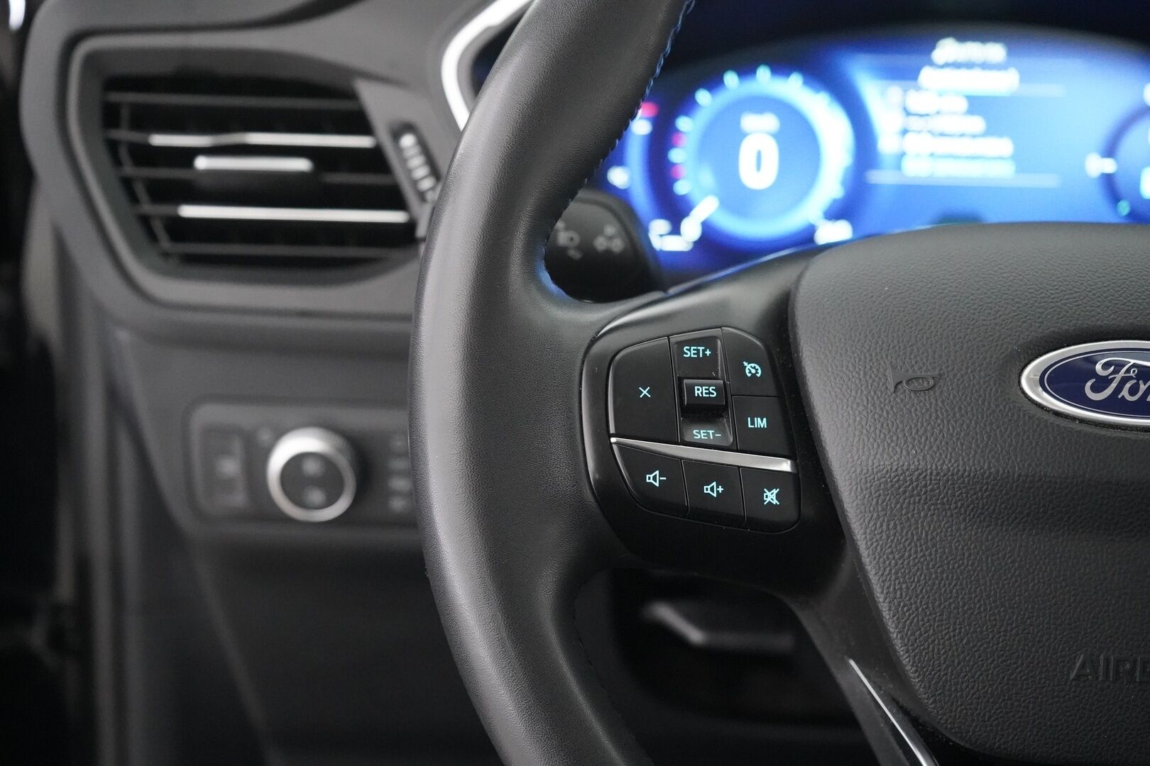 Ford Kuga 2022 Ladattava Hybridi (PHEV) 225hv CVT FWD Titanium - Kamera | Navigointi | Ratinlämmitin | Lämmitettävä tuulilasi | KeylessGo