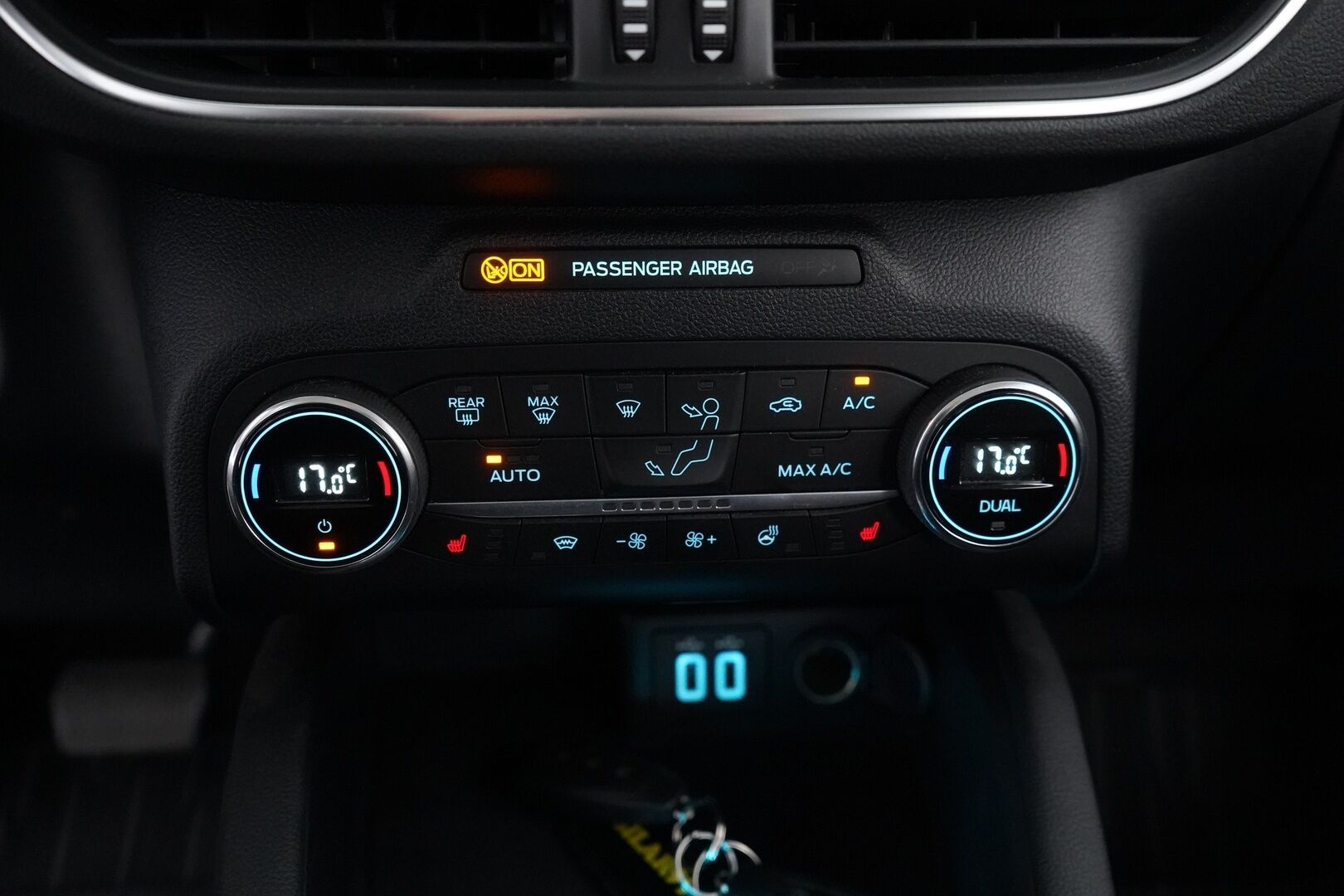 Ford Kuga 2022 Ladattava Hybridi (PHEV) 225hv CVT FWD Titanium - Kamera | Navigointi | Ratinlämmitin | Lämmitettävä tuulilasi | KeylessGo
