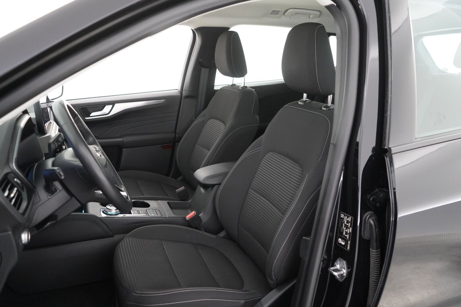 Ford Kuga 2022 Ladattava Hybridi (PHEV) 225hv CVT FWD Titanium - Kamera | Navigointi | Ratinlämmitin | Lämmitettävä tuulilasi | KeylessGo