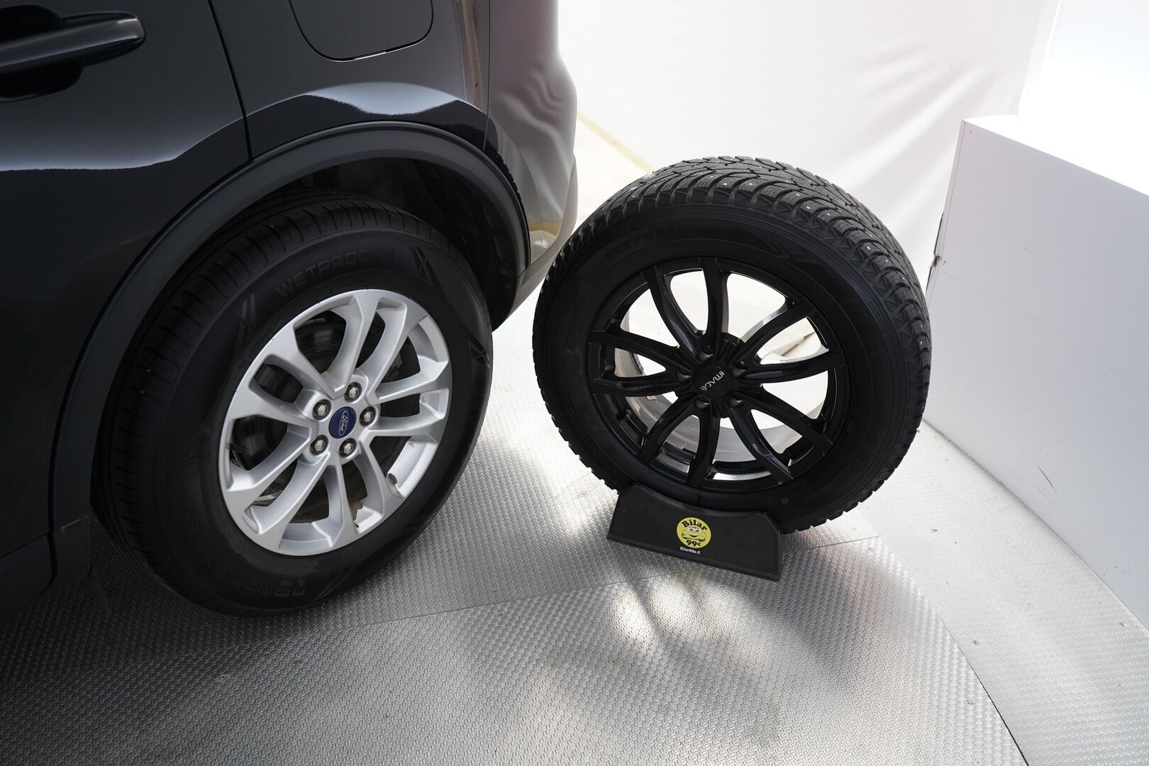Ford Kuga 2022 Ladattava Hybridi (PHEV) 225hv CVT FWD Titanium - Kamera | Navigointi | Ratinlämmitin | Lämmitettävä tuulilasi | KeylessGo