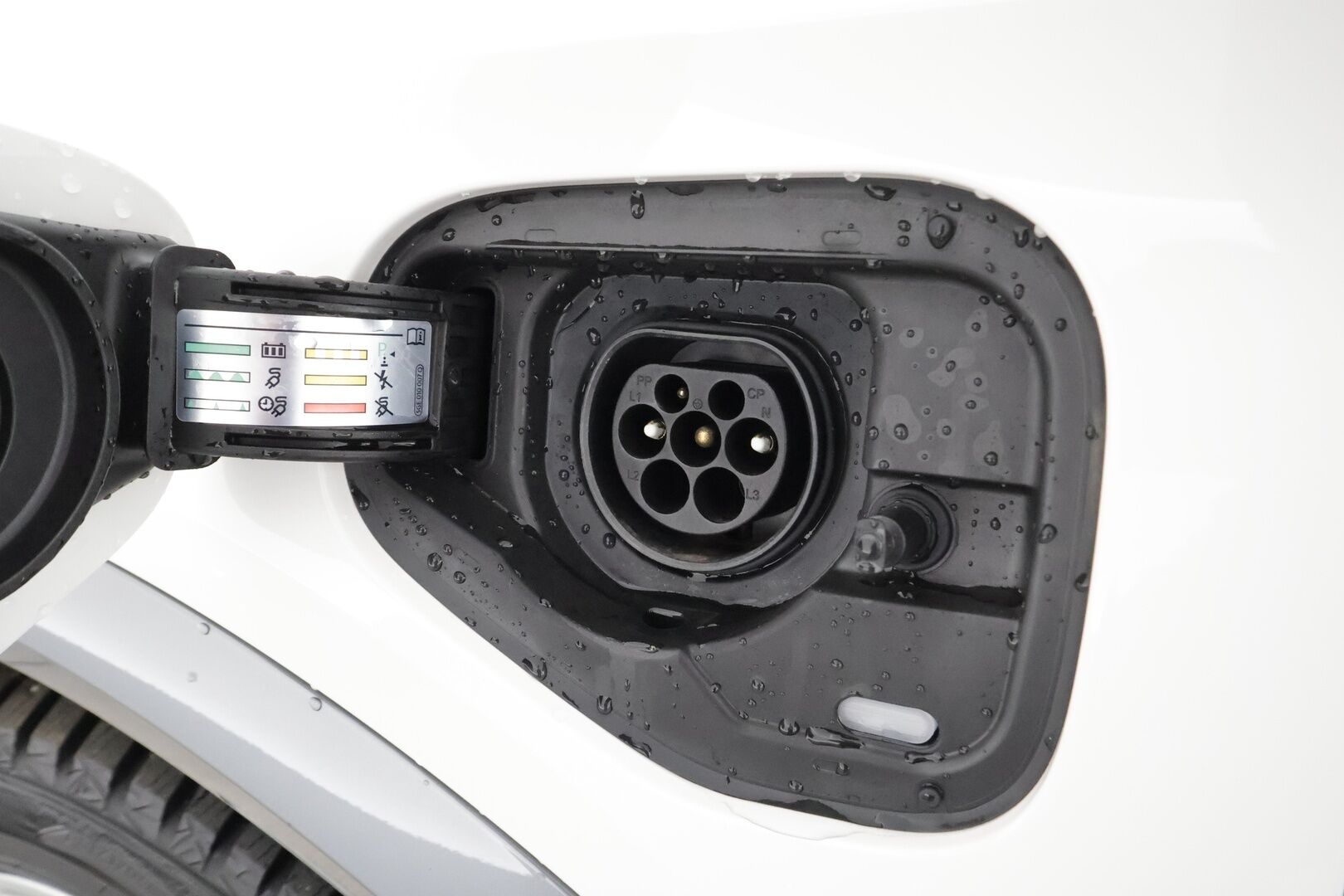 Cupra Formentor 2022 1.4 PHEV 150 kW e-HYBRID DSG * ACC / LED / P.tutkat / Kaistavahti / Digimittaristo / Keyless * - Akkutestattu, siistikuntoinen ja hyvin huollettu Cupra kaksilla renkailla ja Cupran 18'' alumiinivanteilla!