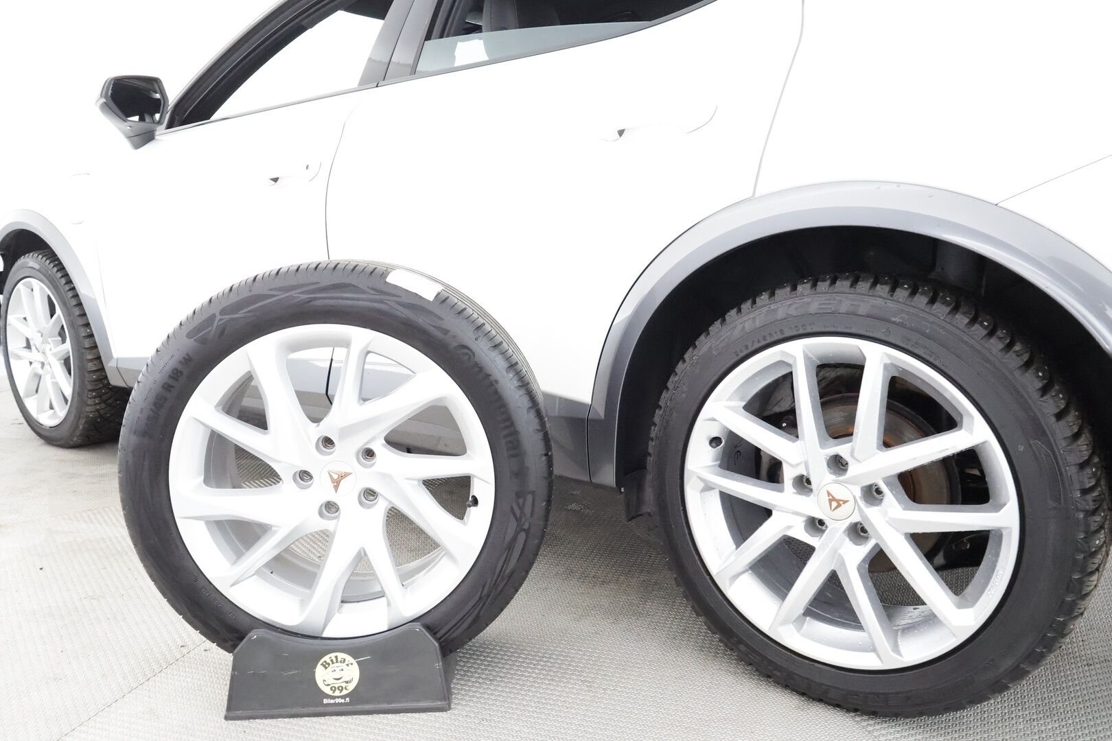 Cupra Formentor 2022 1.4 PHEV 150 kW e-HYBRID DSG * ACC / LED / P.tutkat / Kaistavahti / Digimittaristo / Keyless * - Akkutestattu, siistikuntoinen ja hyvin huollettu Cupra kaksilla renkailla ja Cupran 18'' alumiinivanteilla!