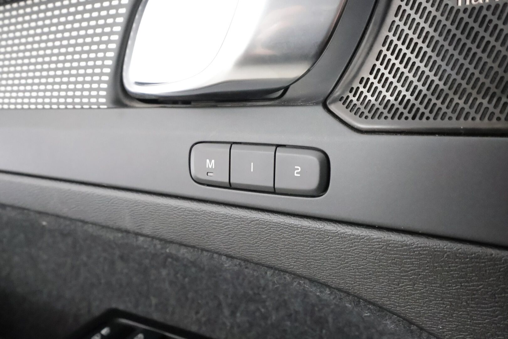 Volvo XC40 2021 T5 TwE Business R-Design aut - | ACC | Koukku | Webasto | Harman/Kardon | Panorama | 360° | Sporttinahat sähköllä | Muistipenkki | Full-LED |  BLIS | Pilot Assist | Merkkihuollot | 2x volvo alut |