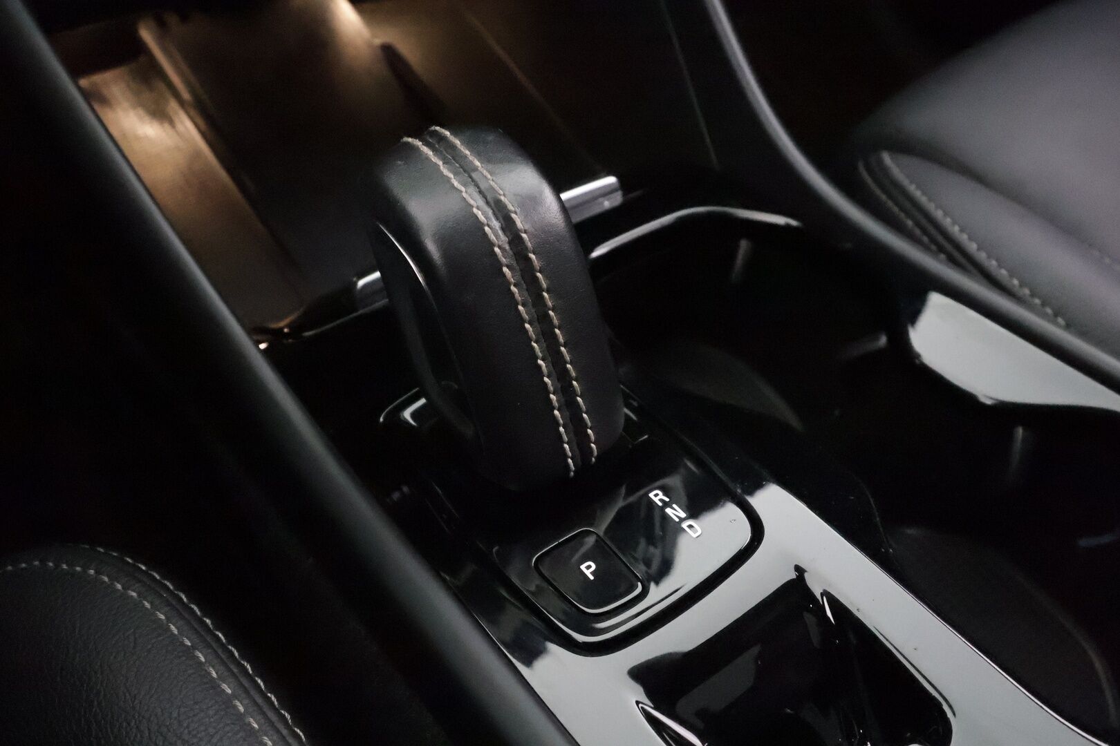 Volvo XC40 2021 T5 TwE Business R-Design aut - | ACC | Koukku | Webasto | Harman/Kardon | Panorama | 360° | Sporttinahat sähköllä | Muistipenkki | Full-LED |  BLIS | Pilot Assist | Merkkihuollot | 2x volvo alut |
