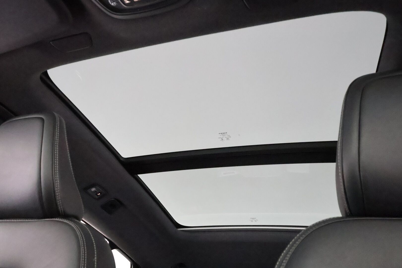 Volvo XC40 2021 T5 TwE Business R-Design aut - | ACC | Koukku | Webasto | Harman/Kardon | Panorama | 360° | Sporttinahat sähköllä | Muistipenkki | Full-LED |  BLIS | Pilot Assist | Merkkihuollot | 2x volvo alut |