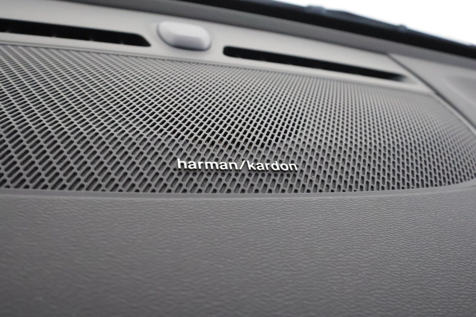 Volvo XC40 2021 T5 TwE Business R-Design aut - | ACC | Koukku | Webasto | Harman/Kardon | Panorama | 360° | Sporttinahat sähköllä | Muistipenkki | Full-LED |  BLIS | Pilot Assist | Merkkihuollot | 2x volvo alut |