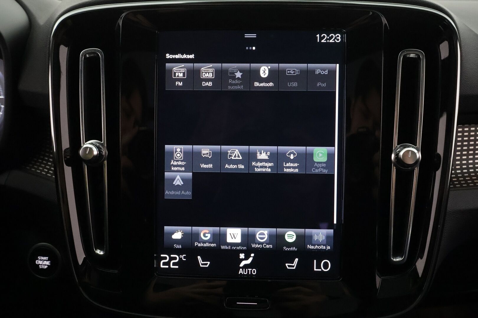 Volvo XC40 2021 T5 TwE Business R-Design aut - | ACC | Koukku | Webasto | Harman/Kardon | Panorama | 360° | Sporttinahat sähköllä | Muistipenkki | Full-LED |  BLIS | Pilot Assist | Merkkihuollot | 2x volvo alut |