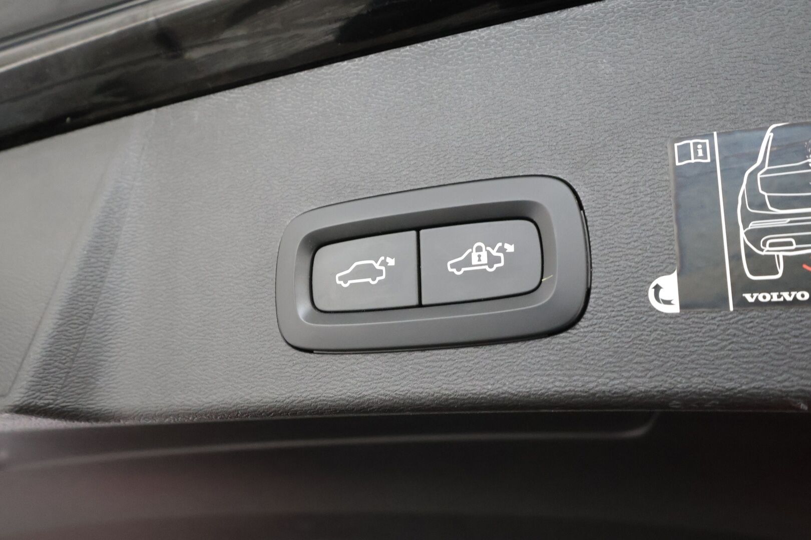 Volvo XC40 2021 T5 TwE Business R-Design aut - | ACC | Koukku | Webasto | Harman/Kardon | Panorama | 360° | Sporttinahat sähköllä | Muistipenkki | Full-LED |  BLIS | Pilot Assist | Merkkihuollot | 2x volvo alut |