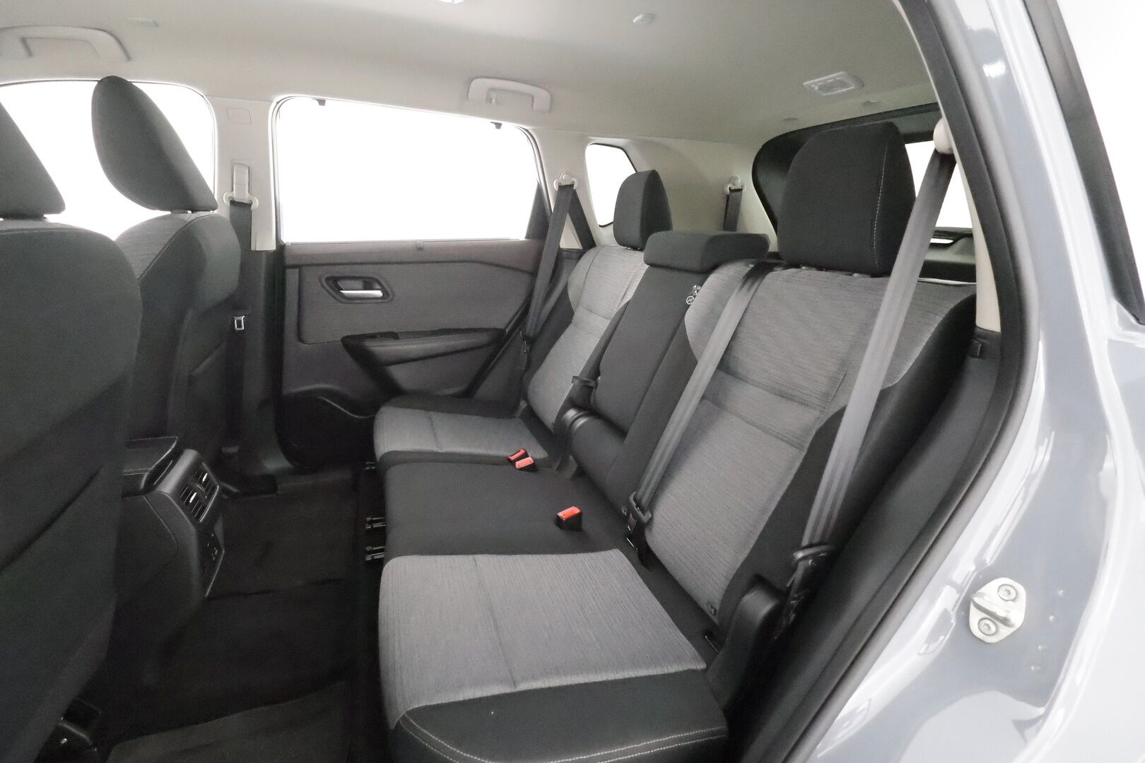 Nissan X-Trail 2024 MHEV 2WD N-CONNECTA 7ST * ACC / LED / 360 / Kaistavahti / Navi / Katveavustin / Keyless * - 1-om Suomi-auto / Kahdet renkaat aluvanteilla / Merkkihuollot