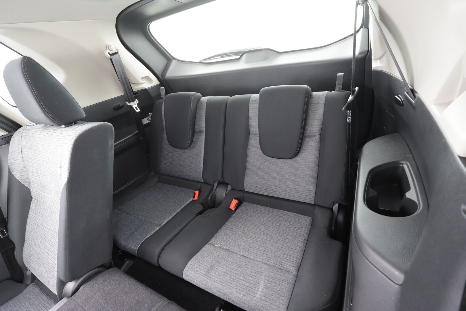 Nissan X-Trail 2024 MHEV 2WD N-CONNECTA 7ST * ACC / LED / 360 / Kaistavahti / Navi / Katveavustin / Keyless * - 1-om Suomi-auto / Kahdet renkaat aluvanteilla / Merkkihuollot
