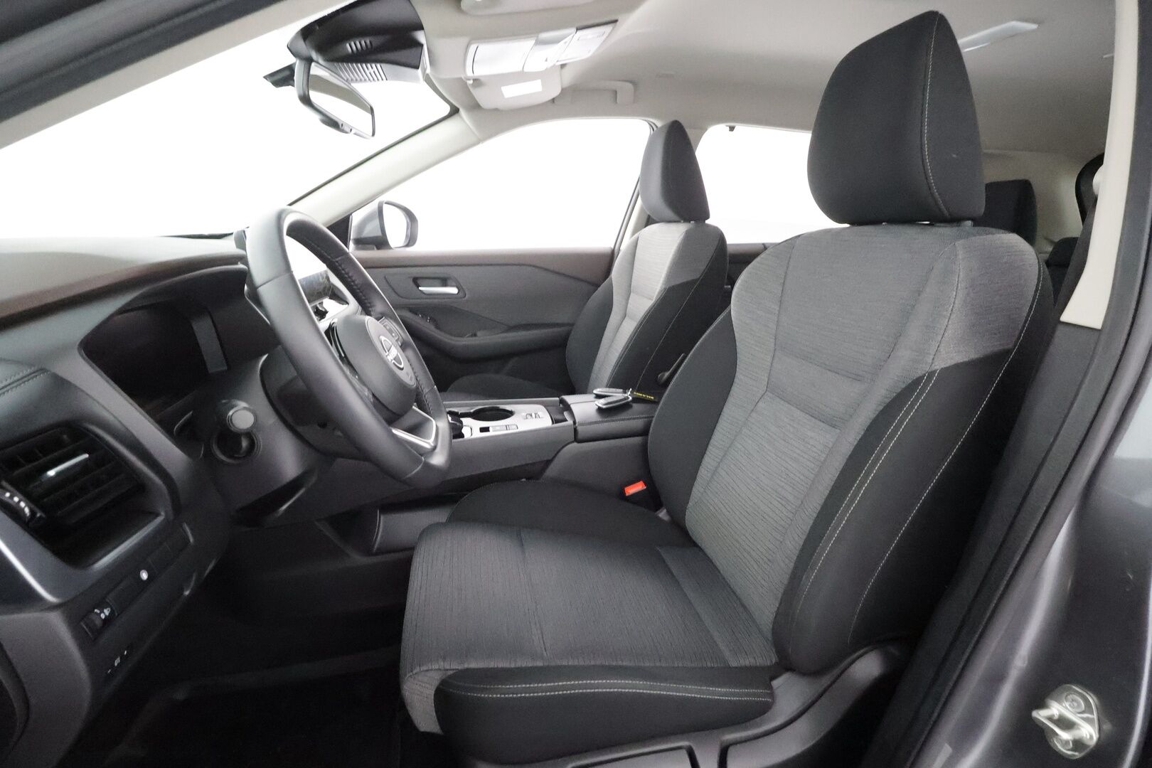 Nissan X-Trail 2024 E-POWER 2WD N-CONNECTA 5S * ACC / 360° / Kaistavahti / Digimittari / LED / Navi / Ratinlämmitin / Keyless * - 1.Om Suomi-auto / Kahdet renkaat aluvanteilla / Merkkihuollettu
