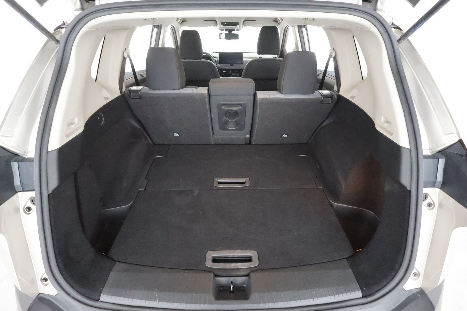 Nissan X-Trail 2024 E-POWER 2WD N-CONNECTA 5S - | 1.Om Suomi-auto | Kahdet renkaat aluvanteilla | Merkkihuollettu |  ACC | 360° | Kaistavahti | Digimittari | LED | Navi | Ratinlämmitin | Keyless |