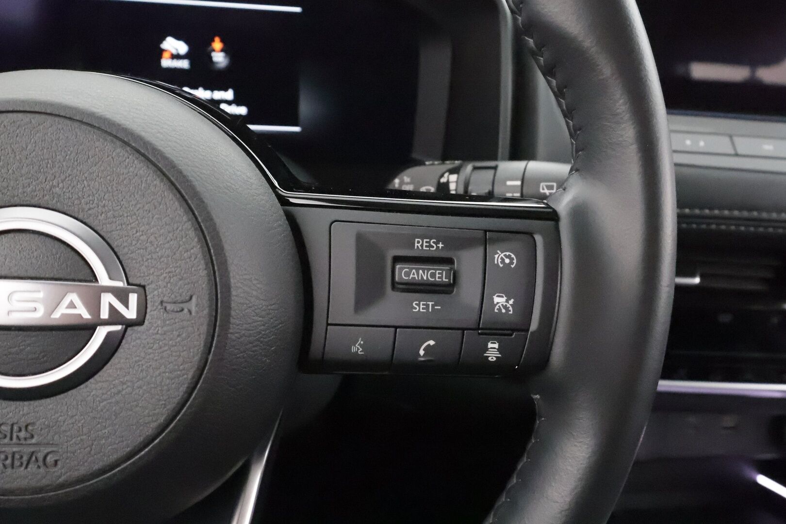 Nissan X-Trail 2024 E-POWER 2WD N-CONNECTA 5S - | 1.Om Suomi-auto | Kahdet renkaat aluvanteilla | Merkkihuollettu |  ACC | 360° | Kaistavahti | Digimittari | LED | Navi | Ratinlämmitin | Keyless |