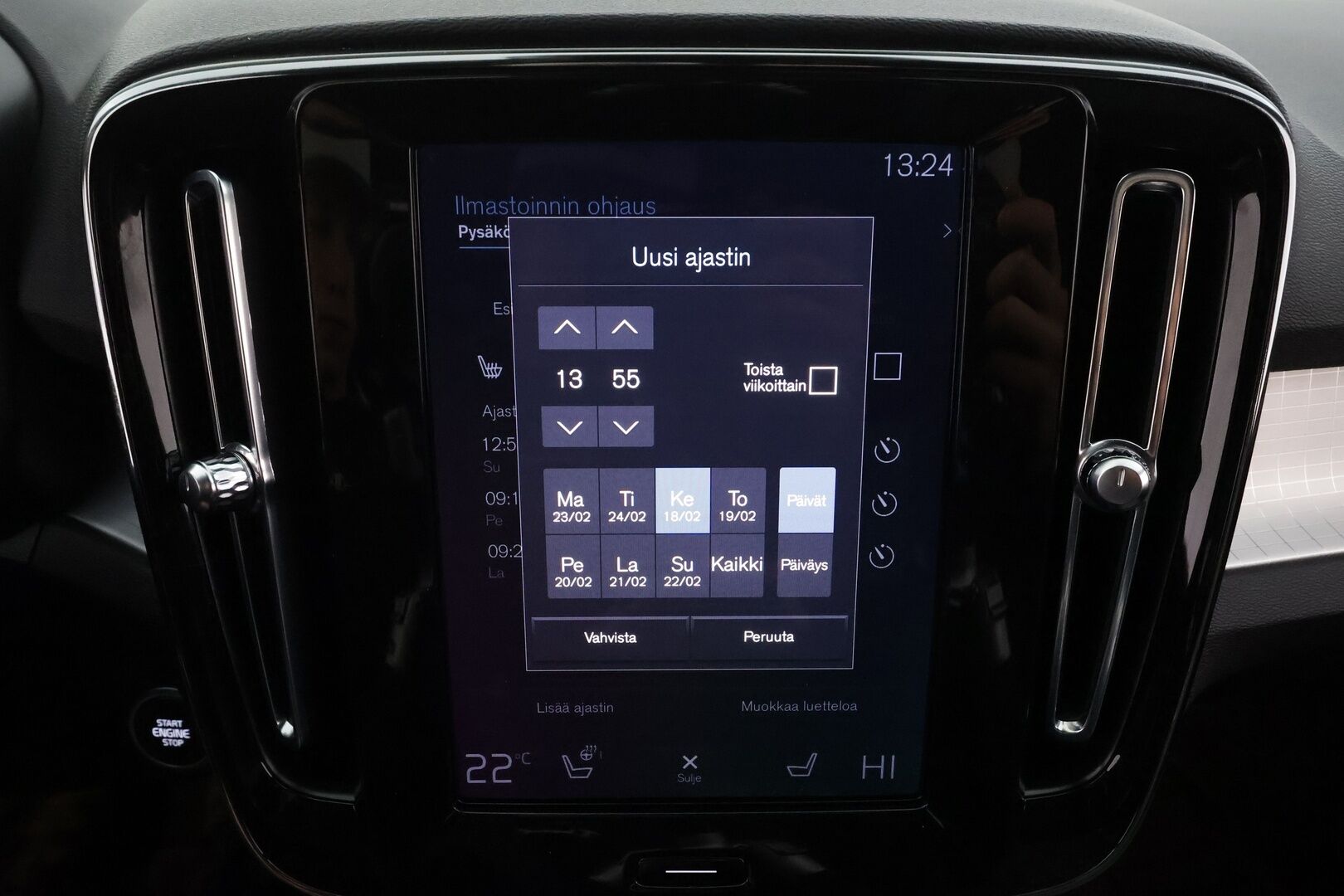 Volvo XC40 2023 T4 TwE Core aut * LED / ACC / P.Kamera / Sportpenkit / Navi / Kaistavahti / Keyless * - 2x Latauskaapelit / Kahdet renkaat aluvanteilla - HULLUT AVAJAISHULINAT KORKOTARJOUS 3,29 %