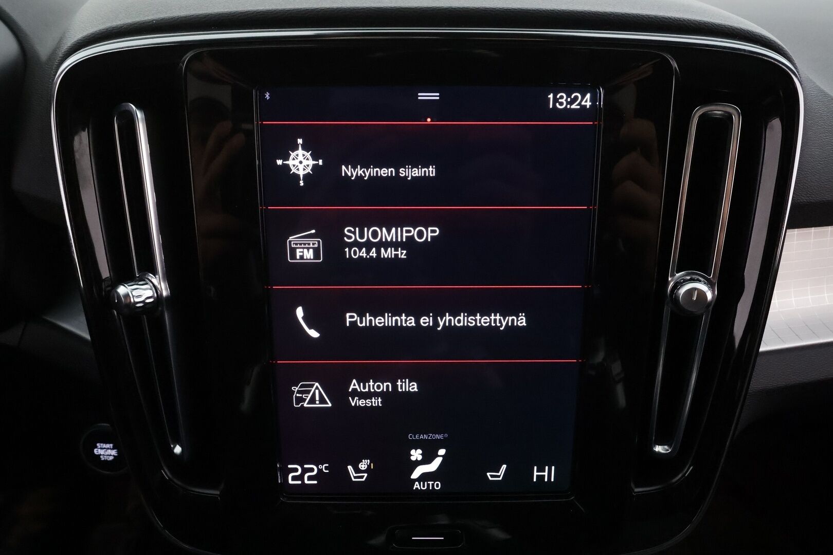 Volvo XC40 2023 T4 TwE Core aut * LED / ACC / P.Kamera / Sportpenkit / Navi / Kaistavahti / Keyless * - 2x Latauskaapelit / Kahdet renkaat aluvanteilla