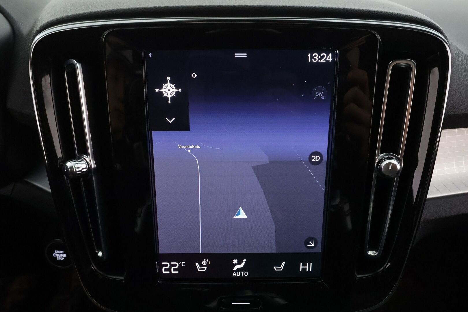 Volvo XC40 2023 T4 TwE Core aut * LED / ACC / P.Kamera / Sportpenkit / Navi / Kaistavahti / Keyless * - 2x Latauskaapelit / Kahdet renkaat aluvanteilla - HULLUT AVAJAISHULINAT KORKOTARJOUS 3,29 %