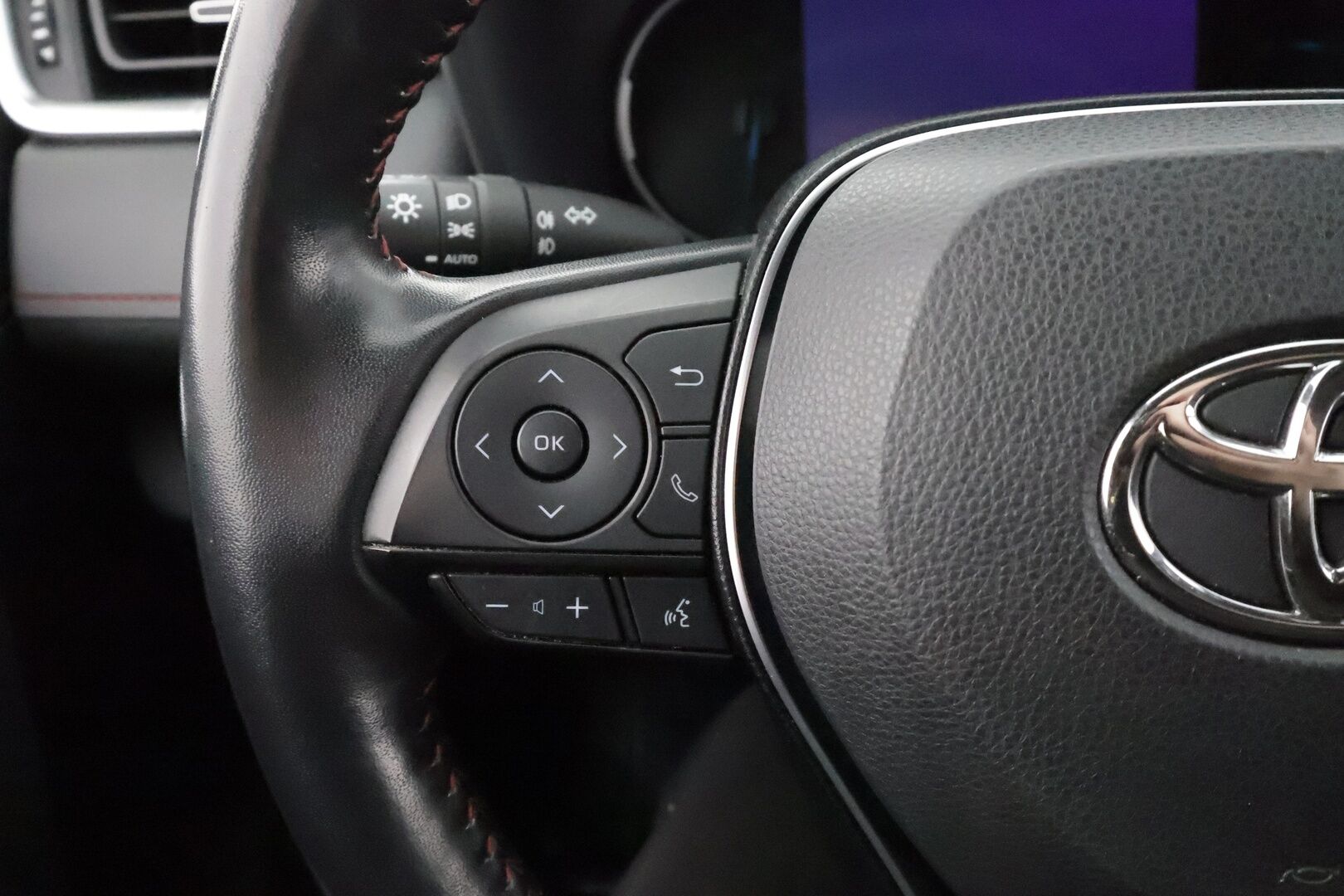 Toyota RAV4 Plug-in 2021 Hybrid 2,5 AWD-i Style - ACC | Koukku | Puolinahat | LED | Kaistavahti | Sähköpenkki | Ratinlämmitin | Keyless | P.Kamera 