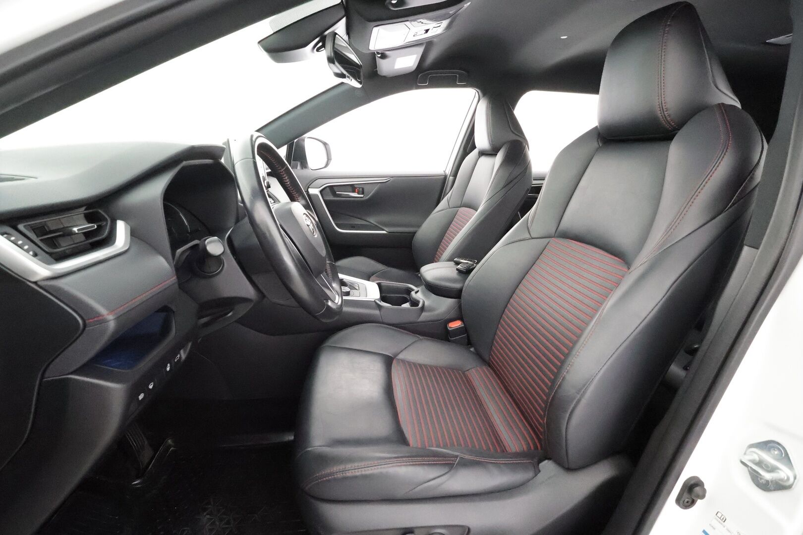 Toyota RAV4 Plug-in 2021 Hybrid 2,5 AWD-i Style - ACC | Koukku | Puolinahat | LED | Kaistavahti | Sähköpenkki | Ratinlämmitin | Keyless | P.Kamera 