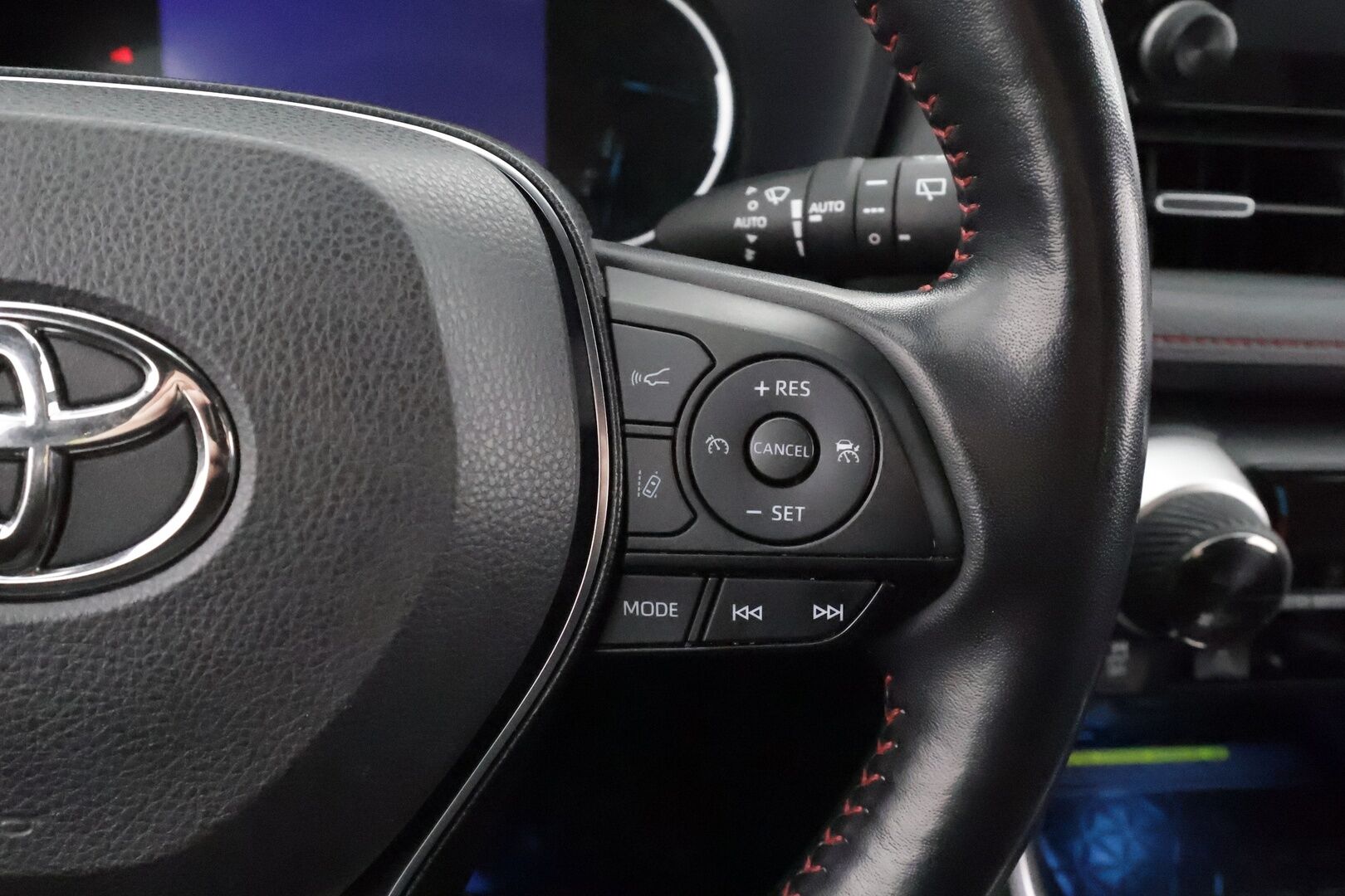 Toyota RAV4 Plug-in 2021 Hybrid 2,5 AWD-i Style - ACC | Koukku | Puolinahat | LED | Kaistavahti | Sähköpenkki | Ratinlämmitin | Keyless | P.Kamera 