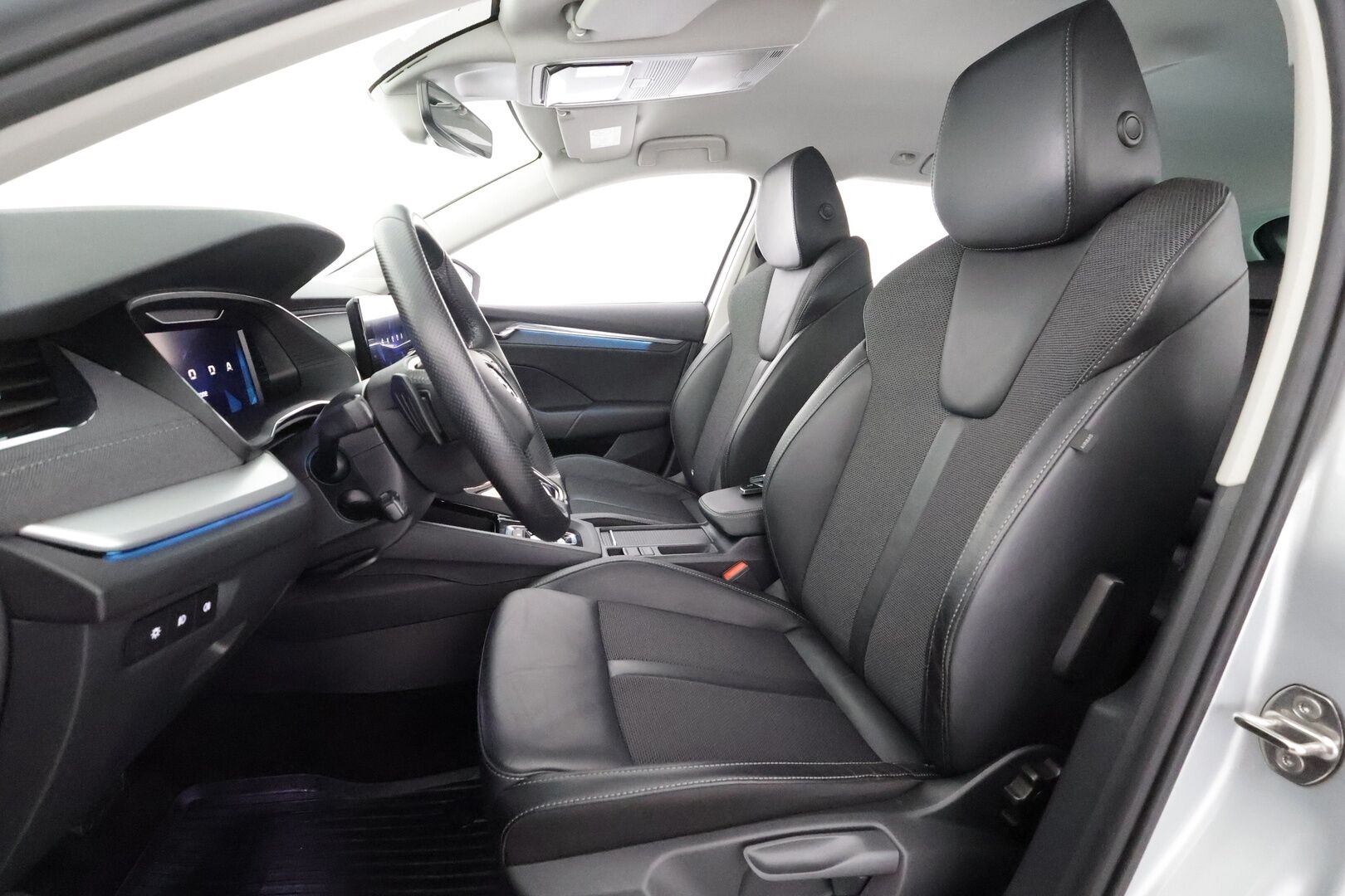 Skoda Octavia 2023 Combi 1.4 TSI PHEV Style iV DSG Autom. - | ACC | Webasto | Koukku | Puolinahat | Matrix | Keyless | Lane Assist | P.kamera | Lämm. ratti | Ambient Light | Apple & Android | 2x renkaat aluin | 