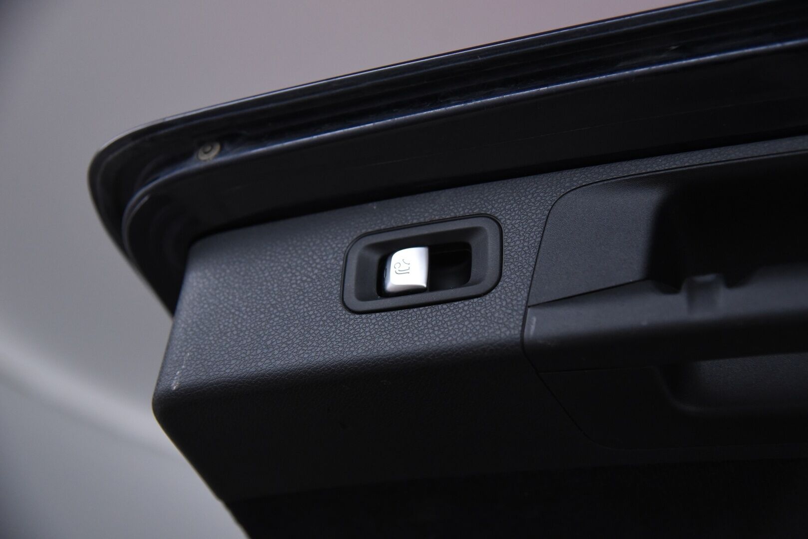 Mercedes-Benz E 2020 300 de T A Business EQ Power * Distronic+ / HUD / 360 / Vetokoukku / IHC+ - BLIS / Alletaittuva vetokoukku / 2x Aluvanteet - HULLUT AVAJAISHULINAT KORKOTARJOUS 3,29 %