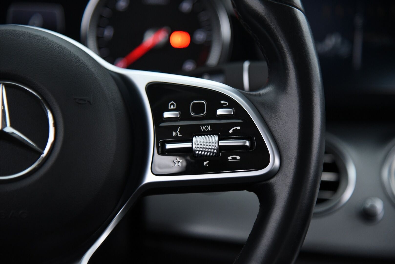 Mercedes-Benz E 2020 300 de T A Business EQ Power / HUD / Adapt.vak / 360-kamera / Taittuva-Koukku / IHC+ / Sport-Penkit - Huippuvarusteltu Yksilö!