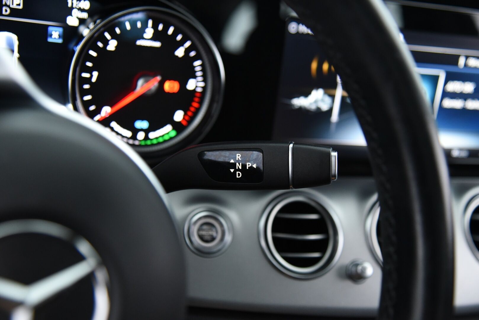 Mercedes-Benz E 2020 300 de T A Business EQ Power / HUD / Adapt.vak / 360-kamera / Taittuva-Koukku / IHC+ / Sport-Penkit - Huippuvarusteltu Yksilö!