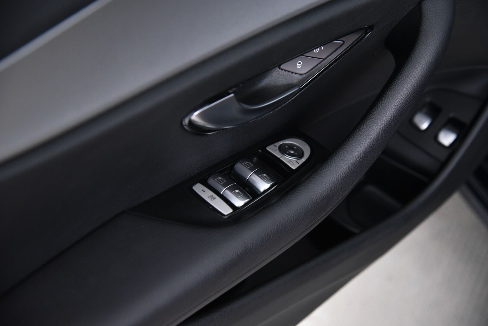 Mercedes-Benz E 2020 300 de T A Business EQ Power * HUD / Adapt.vak / 360-kamera / Taittuva-Koukku / IHC+ / Sport-Penkit * - 2x Aluvanteet / Vetokoukku / LED / 360-kamera - HULLUT AVAJAISHULINAT KORKOTARJOUS 3,29 %