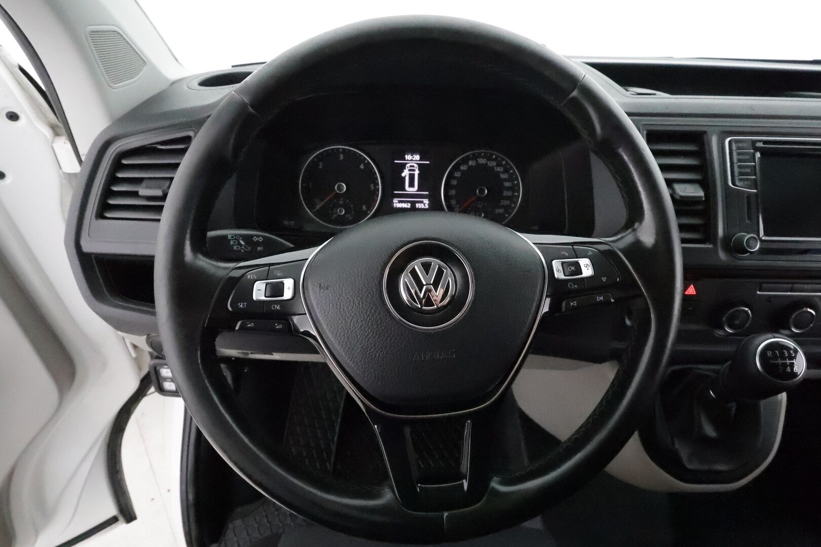 Volkswagen Transporter 2018 Pitkä 2,0 TDI 110 kW 4Motion **Vakkari / Webasto / LED / Apple&Android / P.kamera / Koukku** - Läpi juostava / Keularauta / LED Päiväajovalot /