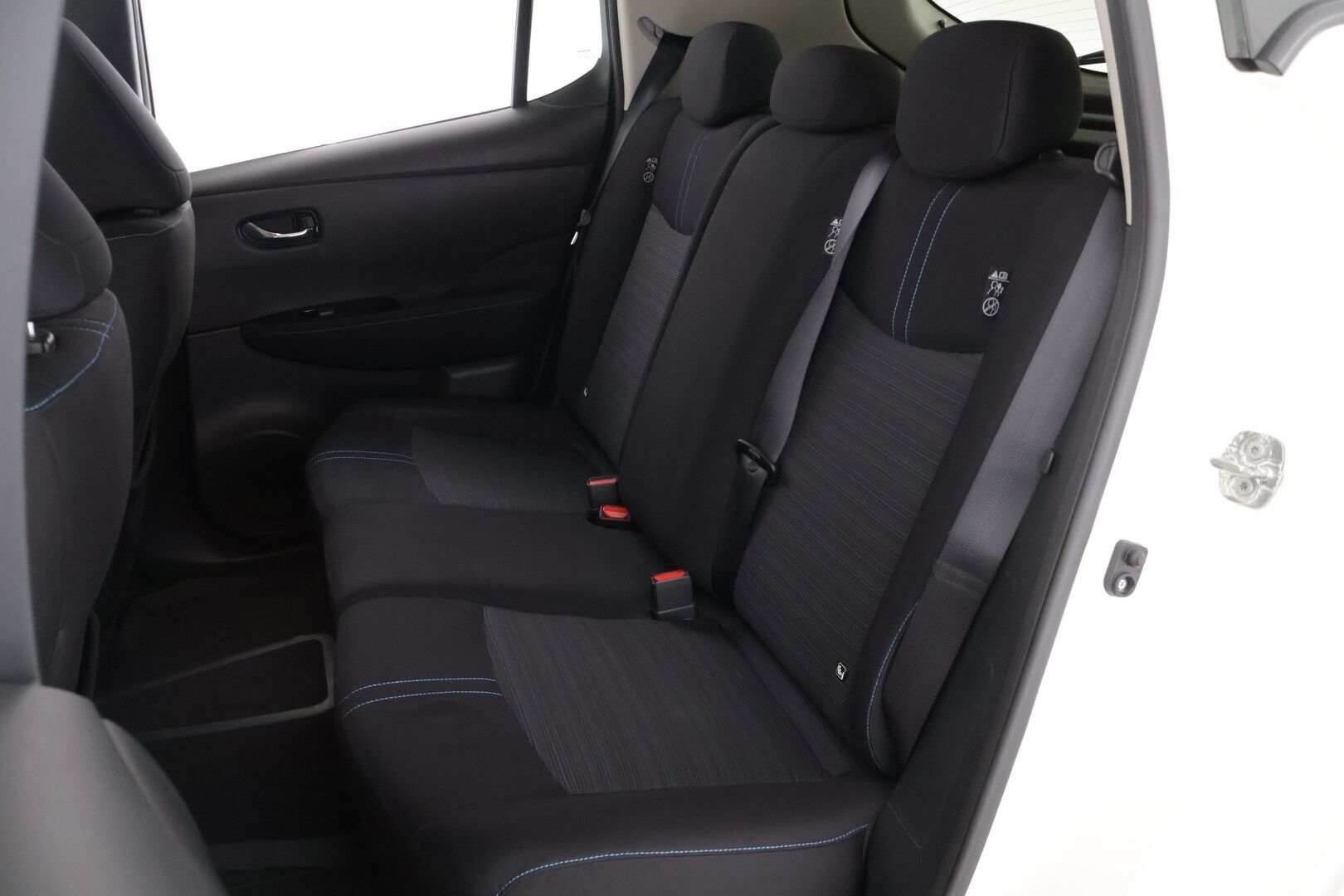 Nissan Leaf 2019 N-Connecta 40 kWh FI * Suomi-auto / Adapt.Vakkari / 360° / Digimittari / Navi / Carplay * - Suomi-auto / Kahdet renkaat / Hyvät varusteet
