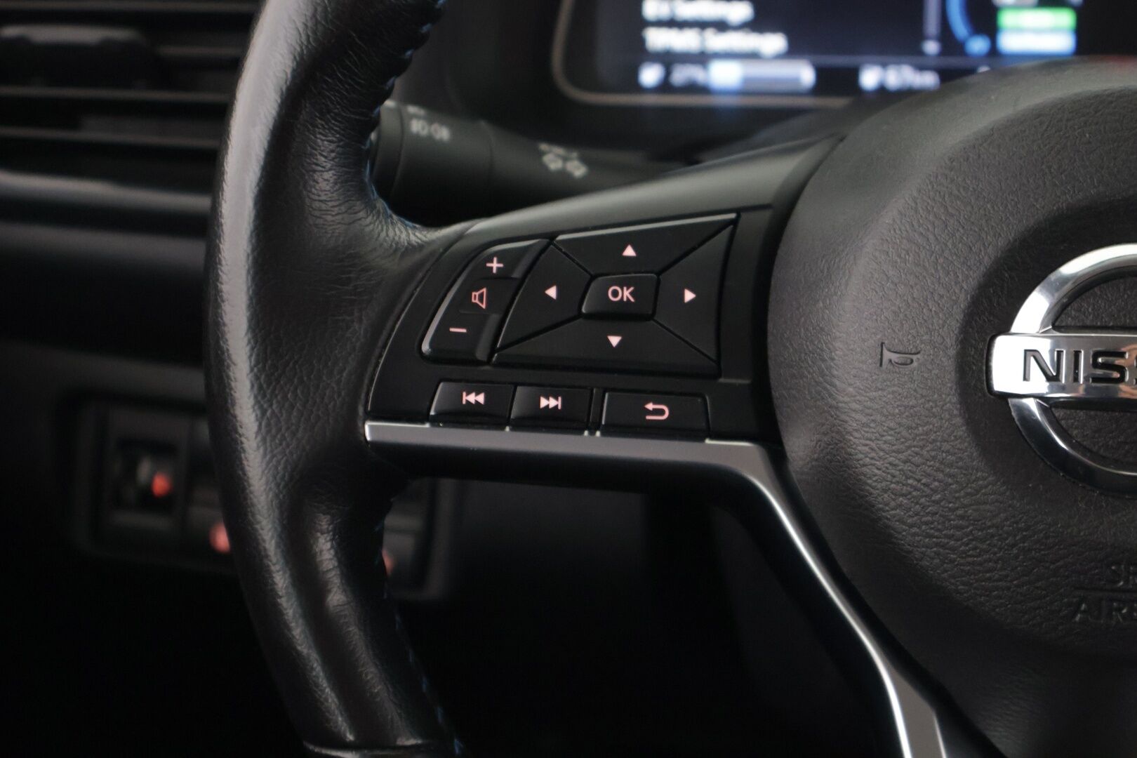 Nissan Leaf 2019 N-Connecta 40 kWh FI * Suomi-auto / Adapt.Vakkari / 360° / Digimittari / Navi / Carplay * - Suomi-auto / Kahdet renkaat / Hyvät varusteet