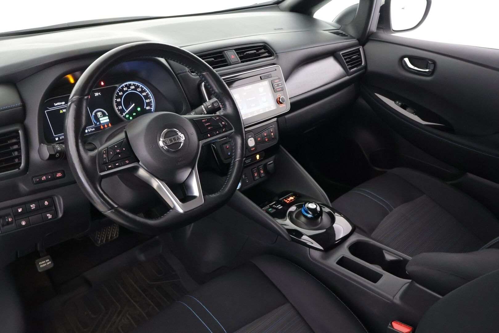 Nissan Leaf 2019 N-Connecta 40 kWh FI * Suomi-auto / Adapt.Vakkari / 360° / Digimittari / Navi / Carplay * - Suomi-auto / Kahdet renkaat / Hyvät varusteet