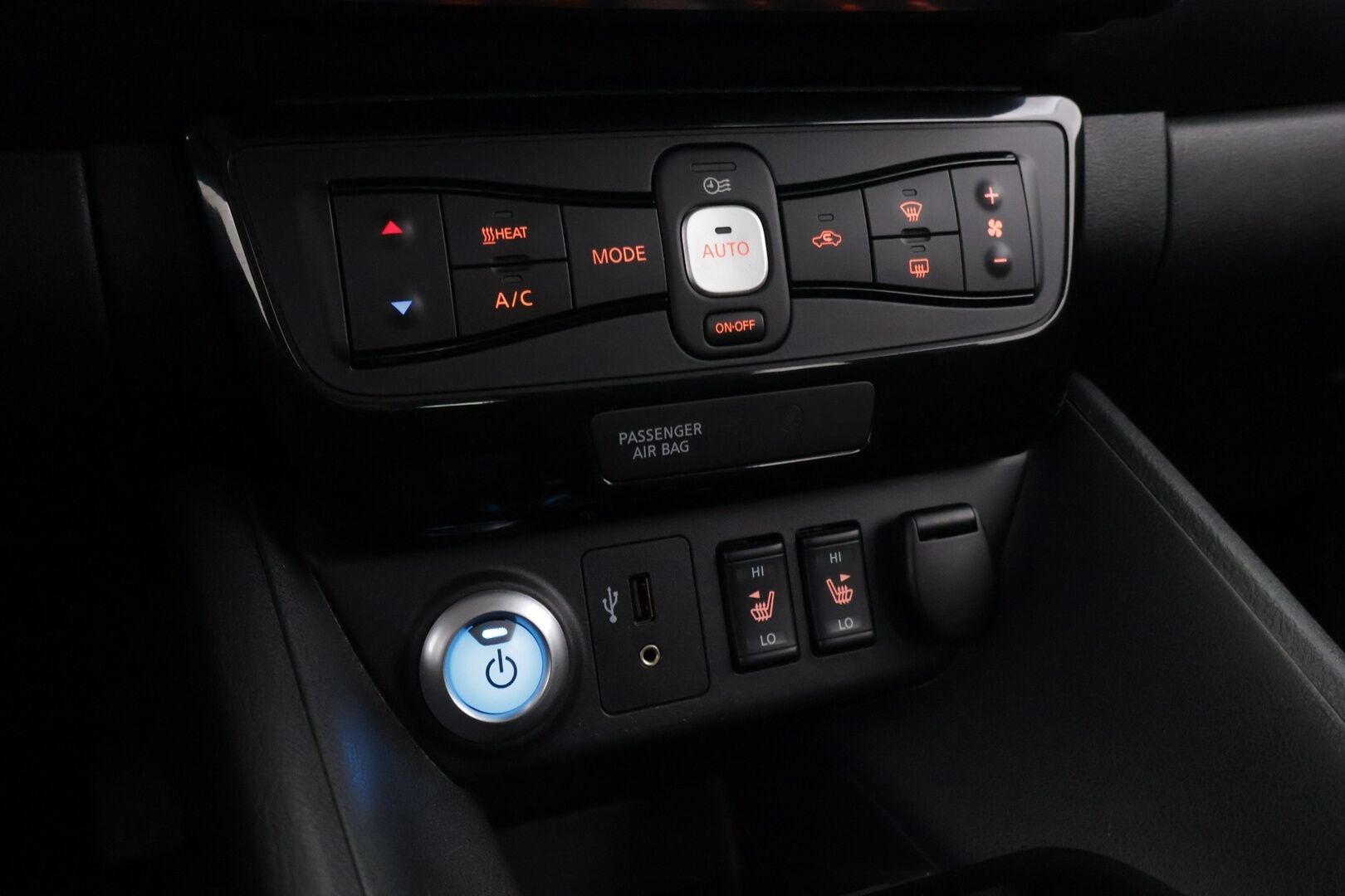 Nissan Leaf 2019 N-Connecta 40 kWh FI * Suomi-auto / Adapt.Vakkari / 360° / Digimittari / Navi / Carplay * - Suomi-auto / Kahdet renkaat / Hyvät varusteet