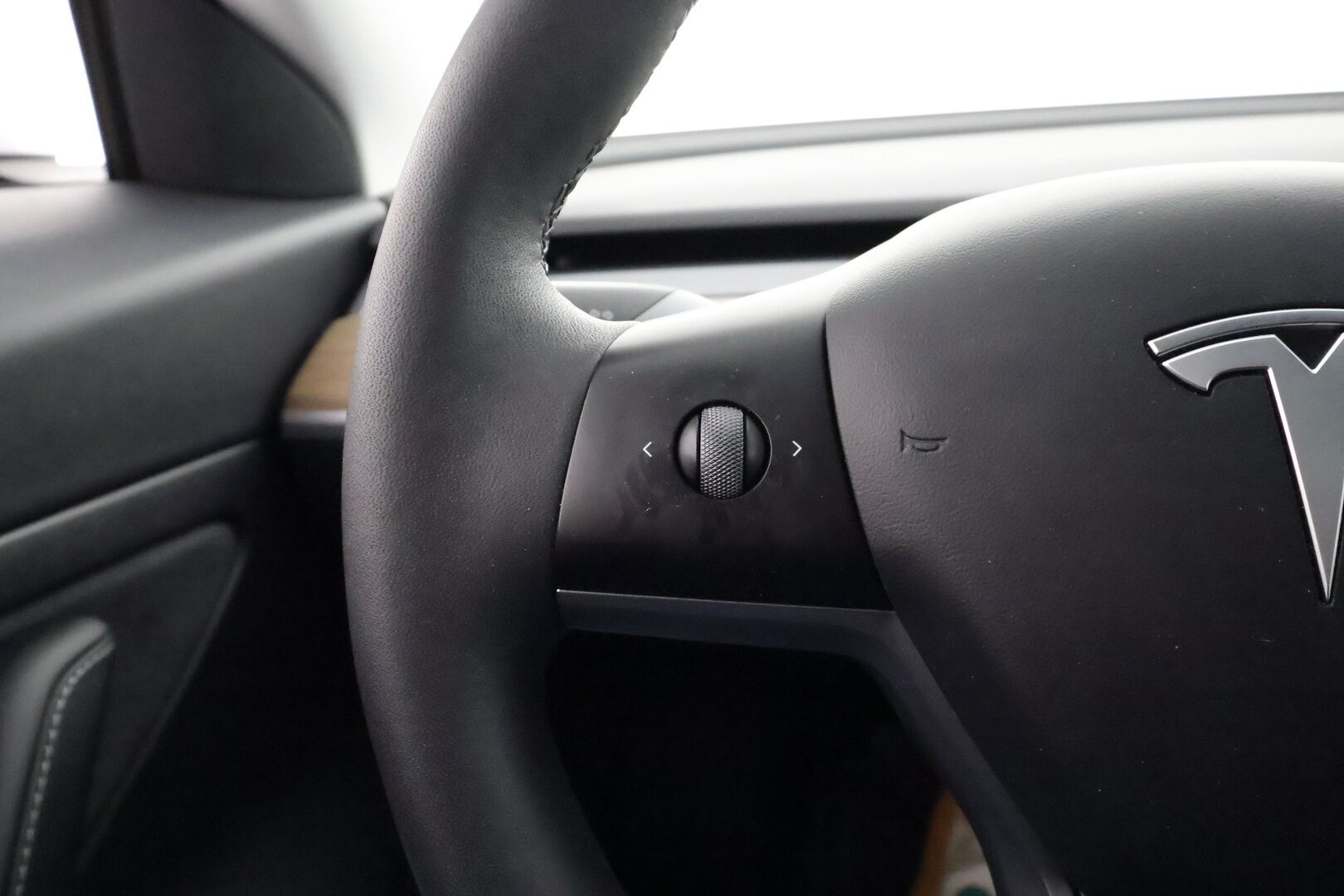 Tesla Model 3 2021 Standard Range Plus - | Akku juuri vaihdettu! | ILP | ACC | Lasikatto | Matrix-LED | P.Kamera | Muistipenkki | Premium Speakers | Navi | Kaistavahti | Keyless | 