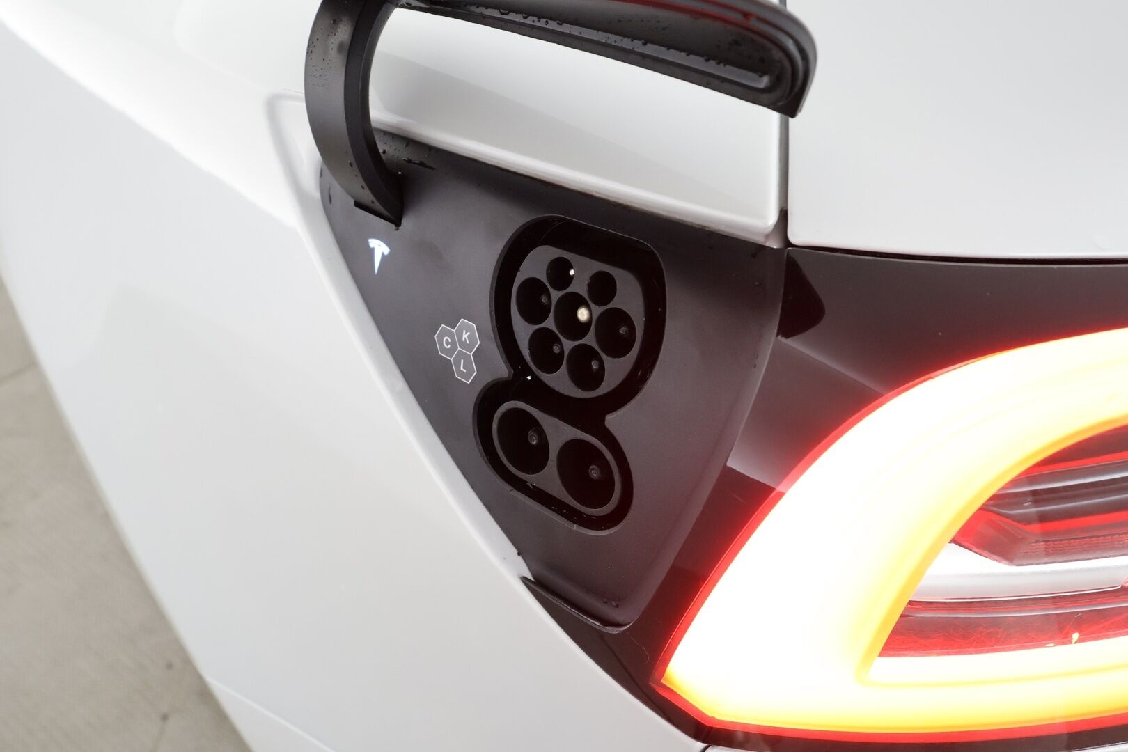 Tesla Model 3 2021 Standard Range Plus - | Akku juuri vaihdettu! | ILP | ACC | Lasikatto | Matrix-LED | P.Kamera | Muistipenkki | Premium Speakers | Navi | Kaistavahti | Keyless | 