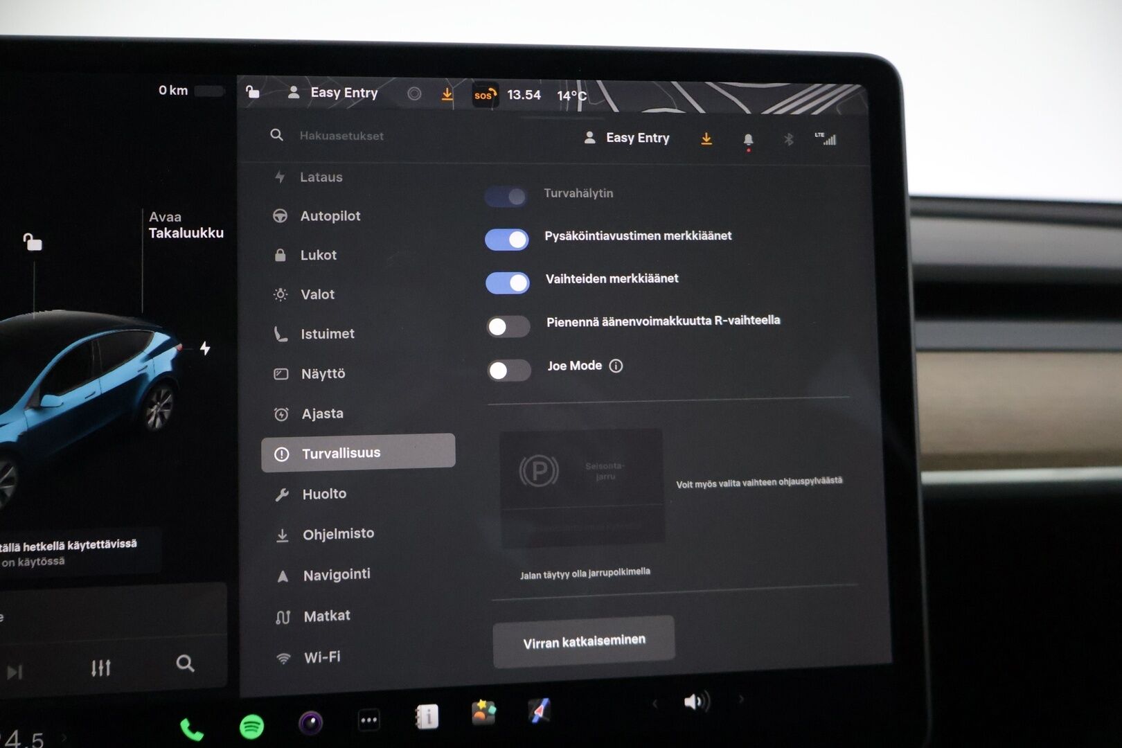 TESLA MODEL Y 2021 Long Range Dual Motor AWD / Lämpöpumppu / Autopilot / Lasikatto / Premium Audio / Mustat Nahat