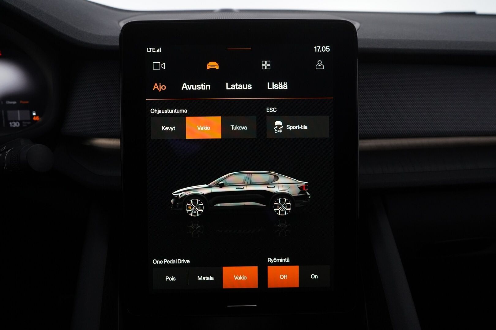 POLESTAR 2 2021 Long Range Dual Motor Performance *Pilot&Plus / Adapt.Vakkari / Harman&Kardon / Lasikatto / Muistipenkki / Koukku / 360° Kamera / Pixel-LED* - Kahdet renkaat alumiinivantein / Merkkihuollettu / 2x laturit