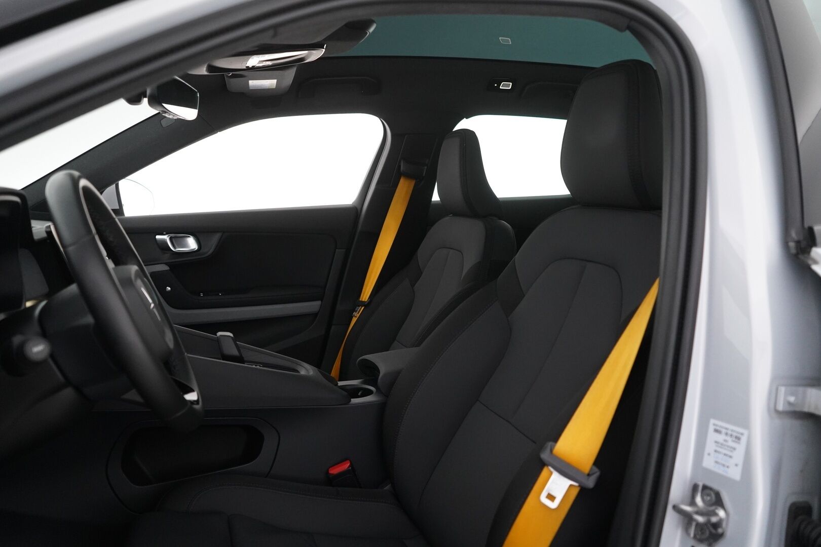 POLESTAR 2 2021 Long Range Dual Motor Performance *Pilot&Plus / Adapt.Vakkari / Harman&Kardon / Lasikatto / Muistipenkki / Koukku / 360° Kamera / Pixel-LED* - Kahdet renkaat alumiinivantein / Merkkihuollettu / 2x laturit