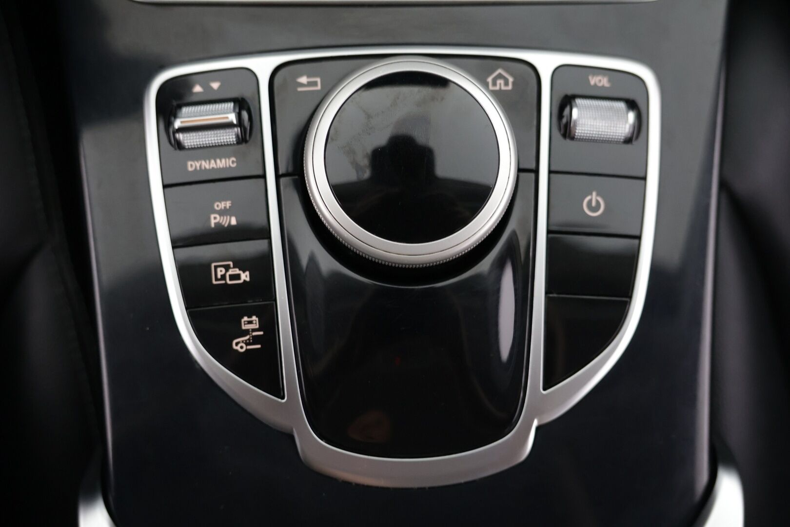 MERCEDES-BENZ C 2021 300 e T A Business Avantgarde Edition EQ Power - | 2-Omisteinen | Juuri huollettu! | Sporttipenkit | Peruutuskamera | Vakkari | Vetokoukku | Puolinahat | Sähköluukku | 