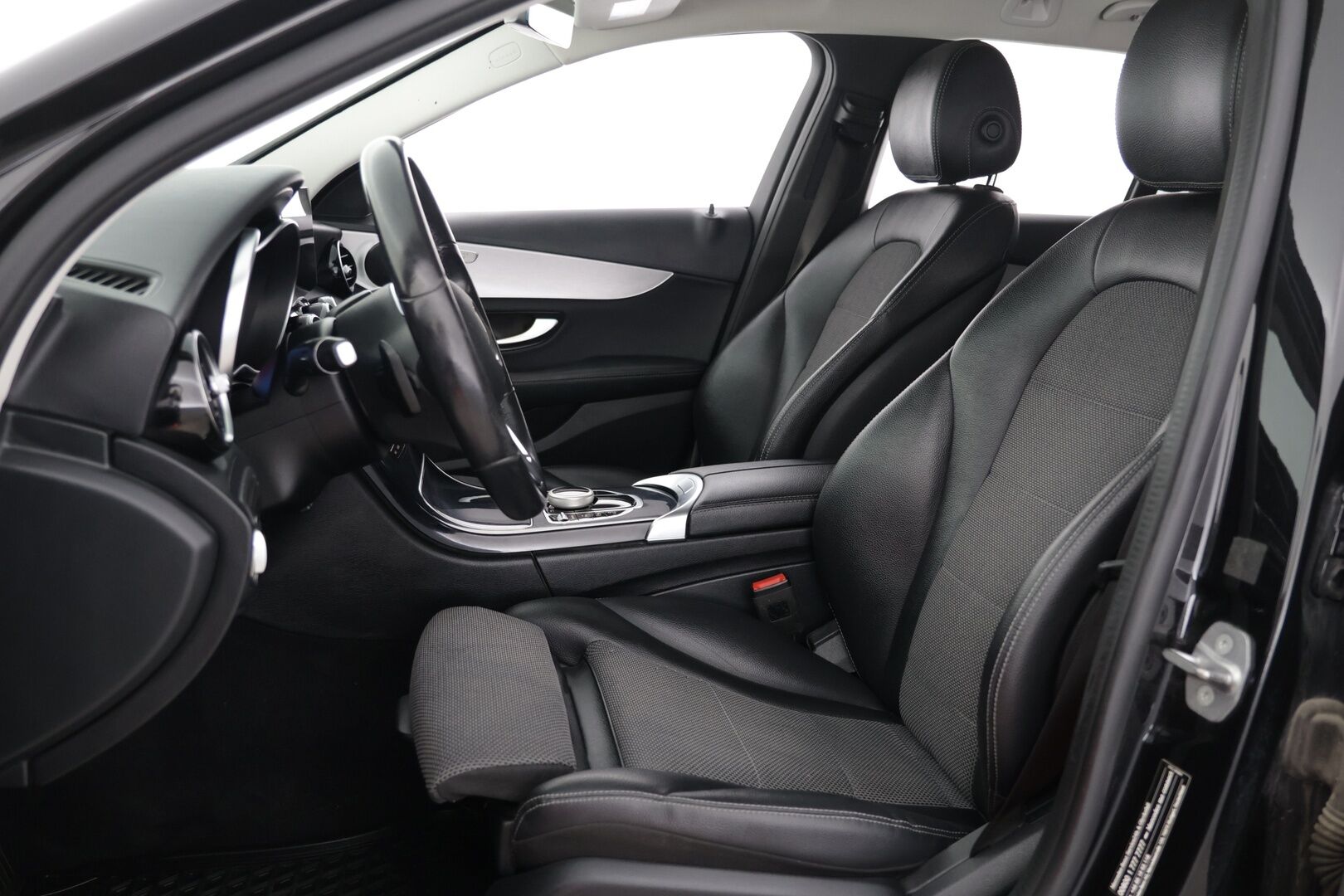 MERCEDES-BENZ C 2021 300 e T A Business Avantgarde Edition EQ Power - | 2-Omisteinen | Juuri huollettu! | Sporttipenkit | Peruutuskamera | Vakkari | Vetokoukku | Puolinahat | Sähköluukku | 