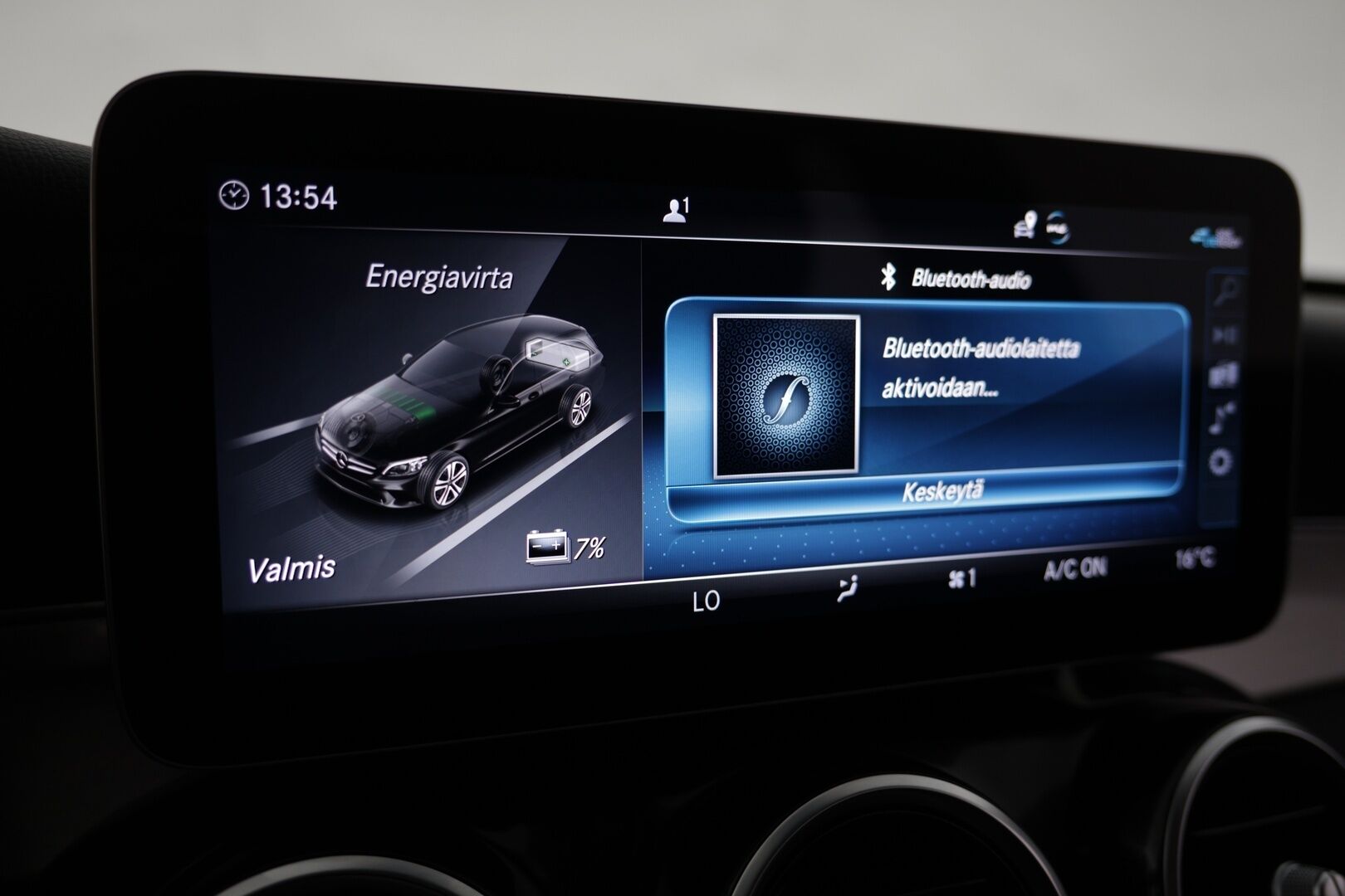MERCEDES-BENZ C 2021 300 e T A Business Avantgarde Edition EQ Power - | 2-Omisteinen | Juuri huollettu! | Sporttipenkit | Peruutuskamera | Vakkari | Vetokoukku | Puolinahat | Sähköluukku | 