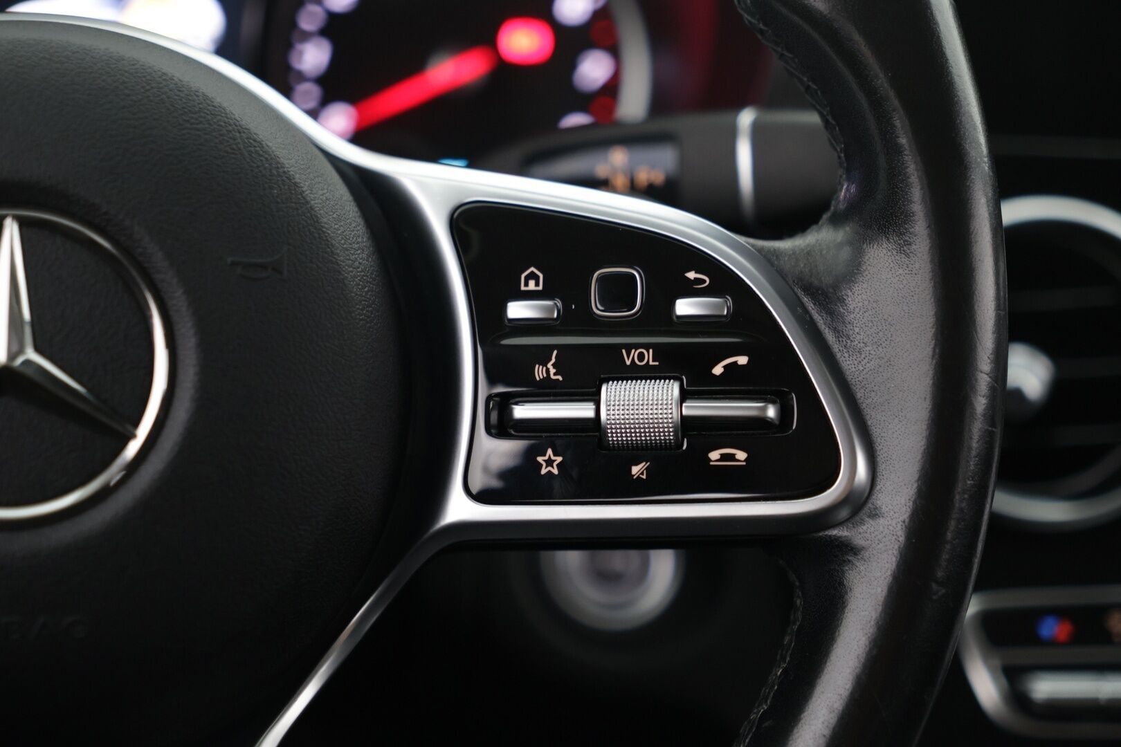 MERCEDES-BENZ C 2021 300 e T A Business Avantgarde Edition EQ Power - | 2-Omisteinen | Juuri huollettu! | Sporttipenkit | Peruutuskamera | Vakkari | Vetokoukku | Puolinahat | Sähköluukku | 