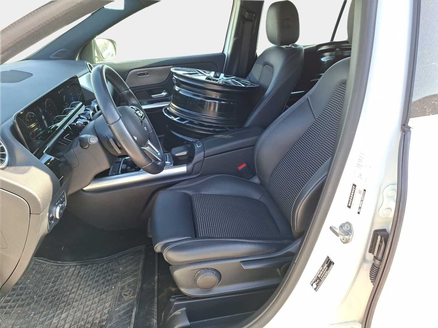 MERCEDES-BENZ GLA 2022 250e A Progressive EQ Power / Adapt.Vakkari / HUD / Widescreen / Puolinahat / Koukku / Pysäköintiavustin / Apple&Android / - Kattavasti varusteltu / Hyvin pidetty / Loisto yksilö! 