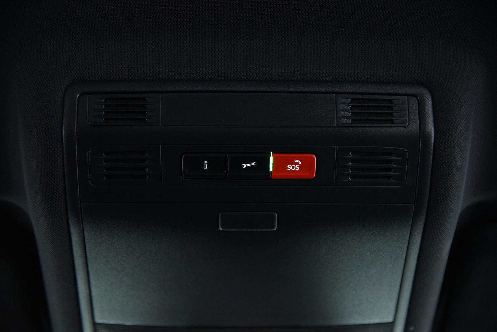 VOLKSWAGEN GOLF 2020 GTE 1.4 TSi PHEV Limited Edition *035/200* / Digimittaristo / Sporttinahat / Muistipenkki / Adapt.Vakkari / Peruutuskamera / Katveavustin / KeylessGo / - Vetokoukku / Aluvanteet kesä- ja talvirenkaissa / Huippuvarusteet!