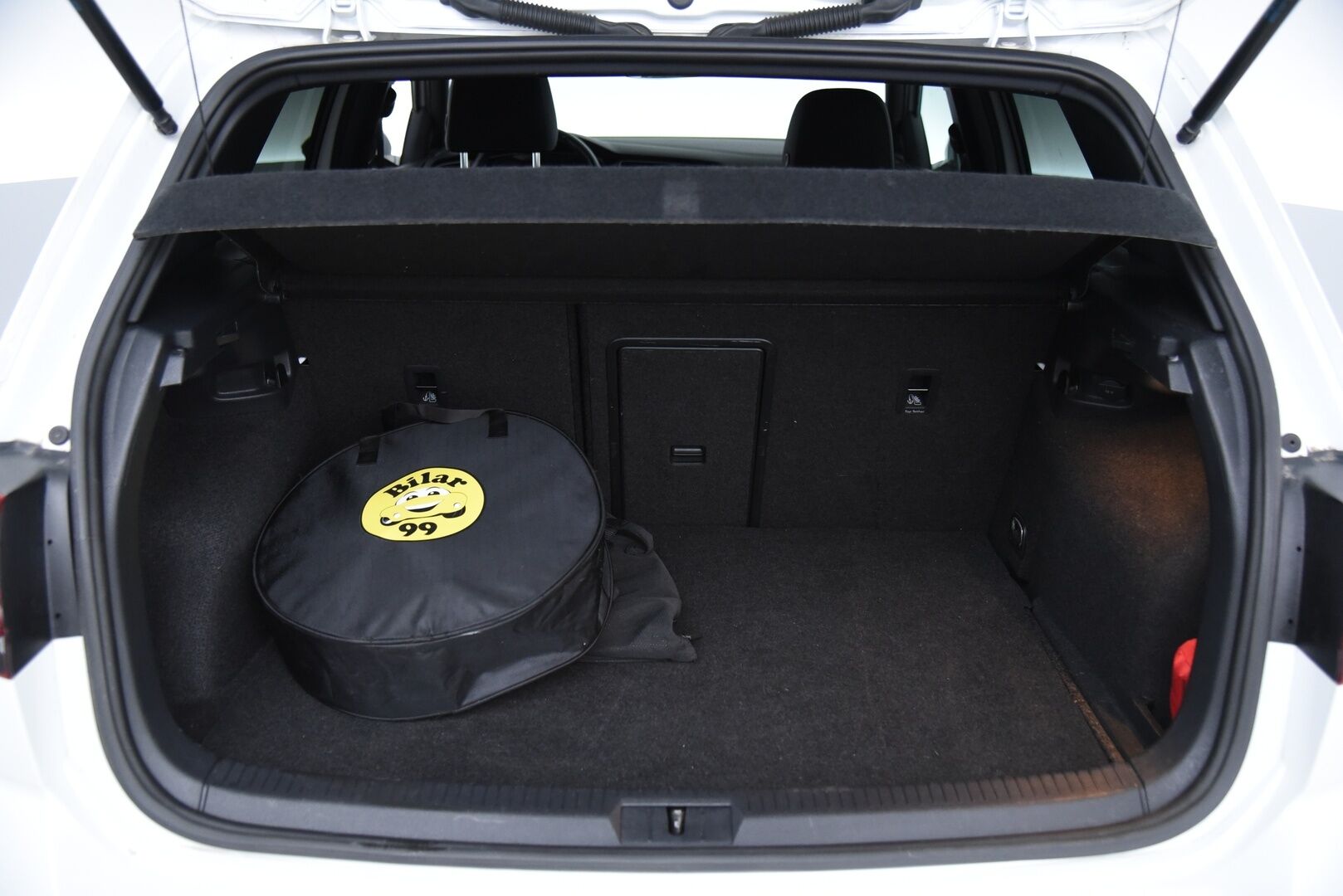 VOLKSWAGEN GOLF 2020 GTE 1.4 TSi PHEV Limited Edition *035/200* / Digimittaristo / Sporttinahat / Muistipenkki / Adapt.Vakkari / Peruutuskamera / Katveavustin / KeylessGo / - Vetokoukku / Aluvanteet kesä- ja talvirenkaissa / Huippuvarusteet!