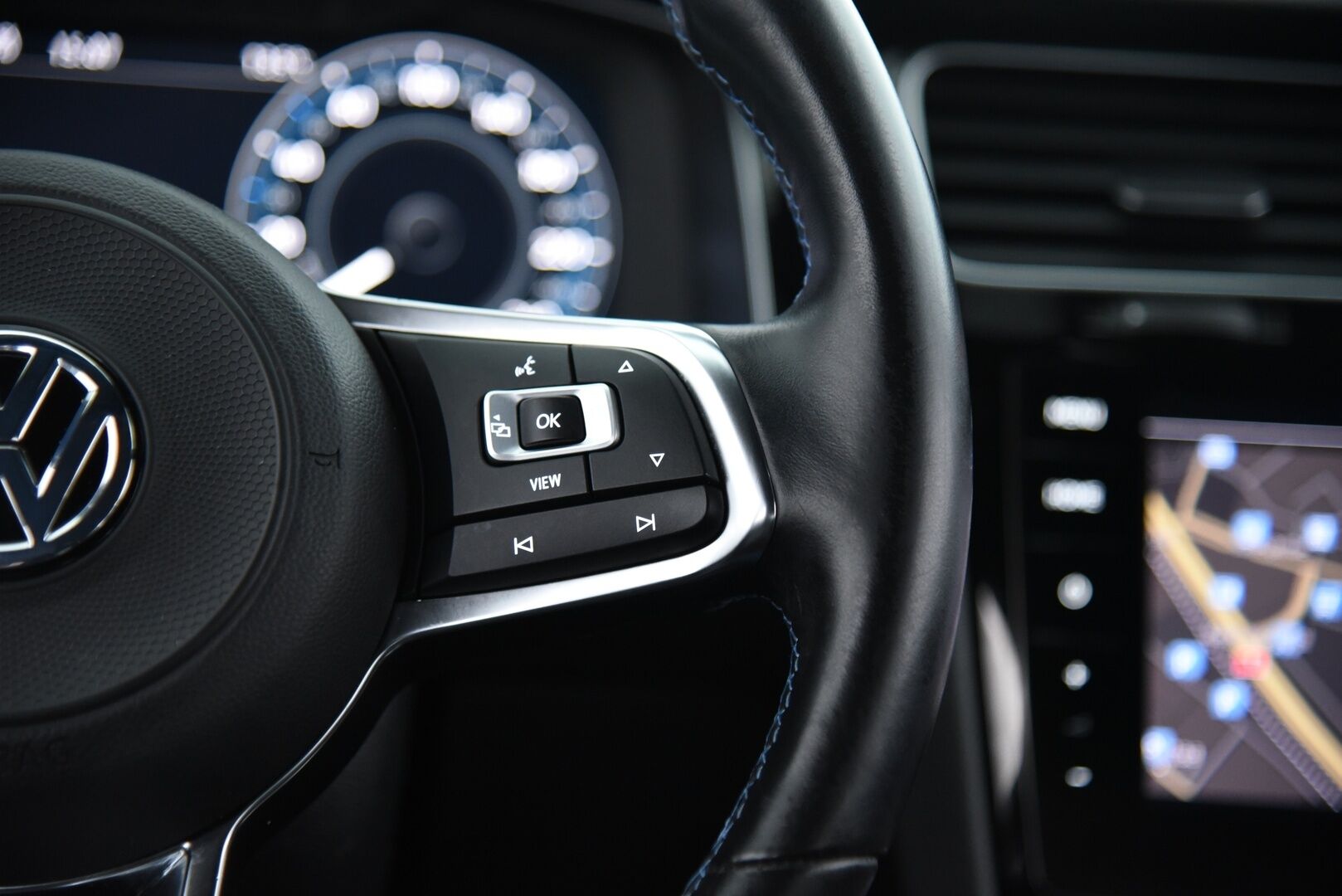 VOLKSWAGEN GOLF 2020 GTE 1.4 TSi PHEV Limited Edition *035/200* / Digimittaristo / Sporttinahat / Muistipenkki / Adapt.Vakkari / Peruutuskamera / Katveavustin / KeylessGo / - Vetokoukku / Aluvanteet kesä- ja talvirenkaissa / Huippuvarusteet!