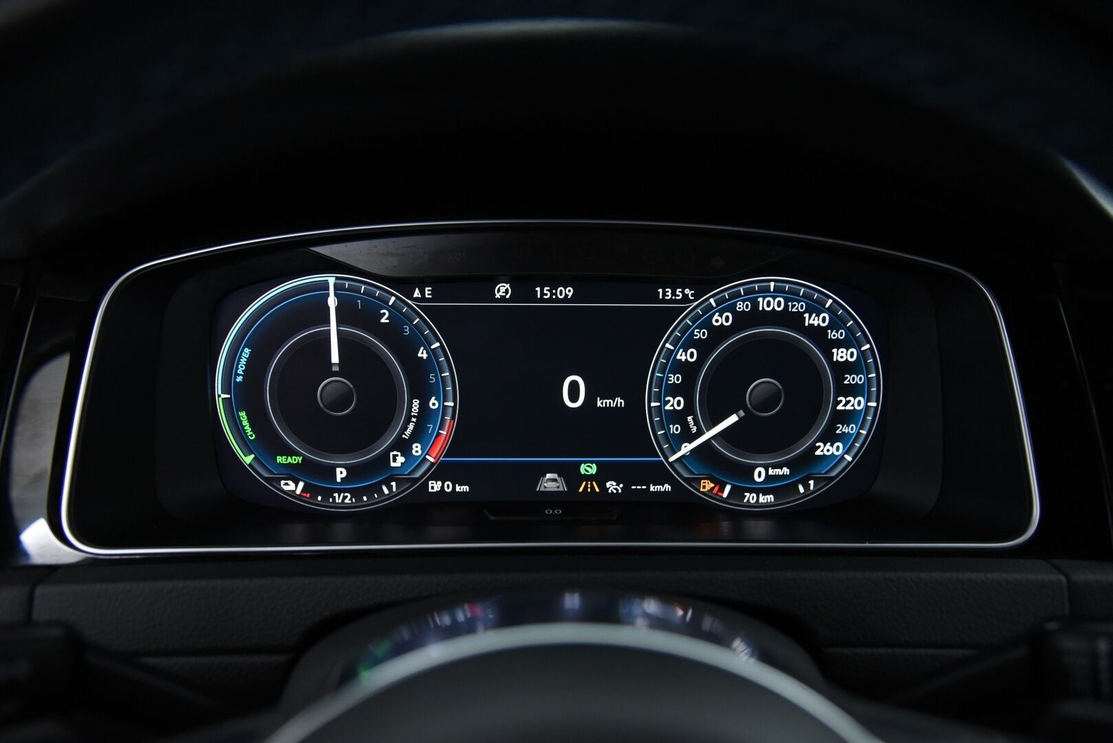 VOLKSWAGEN GOLF 2020 GTE 1.4 TSi PHEV Limited Edition *035/200* / Digimittaristo / Sporttinahat / Muistipenkki / Adapt.Vakkari / Peruutuskamera / Katveavustin / KeylessGo / - Vetokoukku / Aluvanteet kesä- ja talvirenkaissa / Huippuvarusteet!